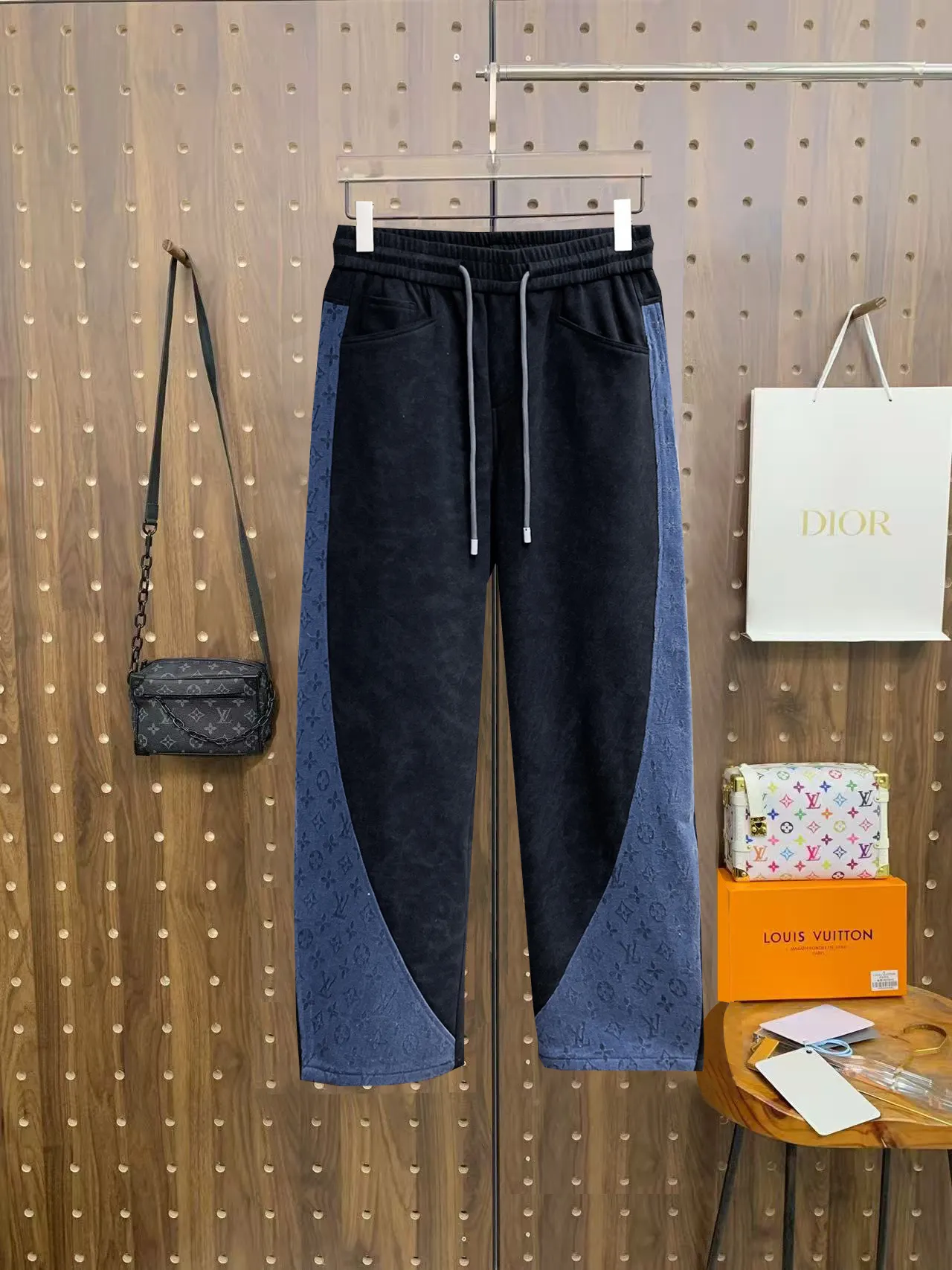 Monogram Panel Drawstring Sweatpants D29014497