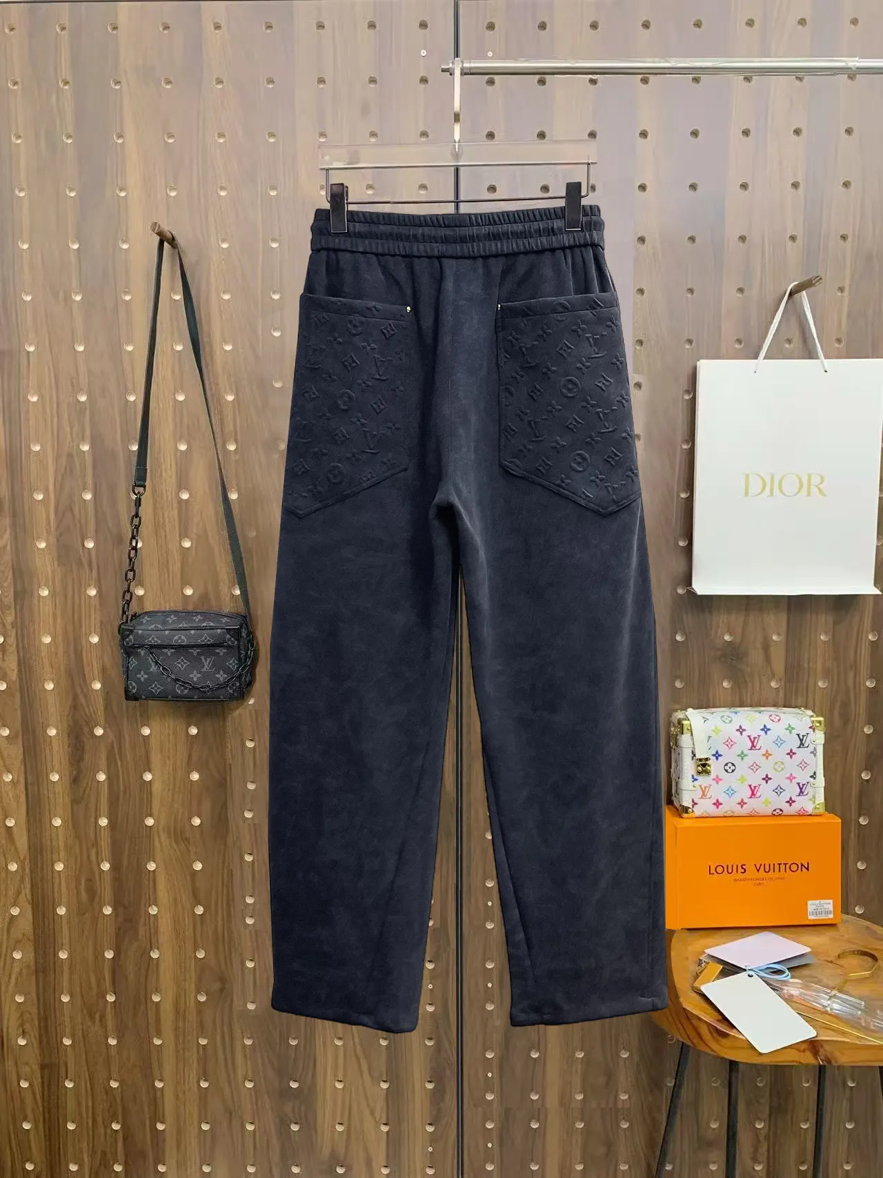 Logo-Embossed Drawstring Sweatpants D29014650 — view 2