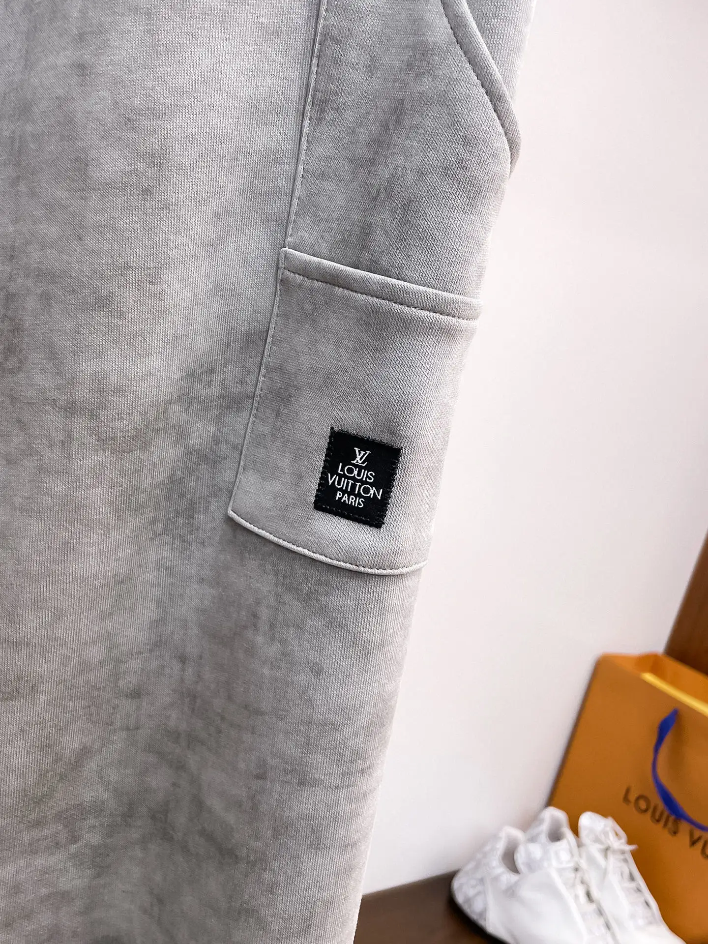 Logo-Appliqué Panelled Sweatpants D29014658 — view 10