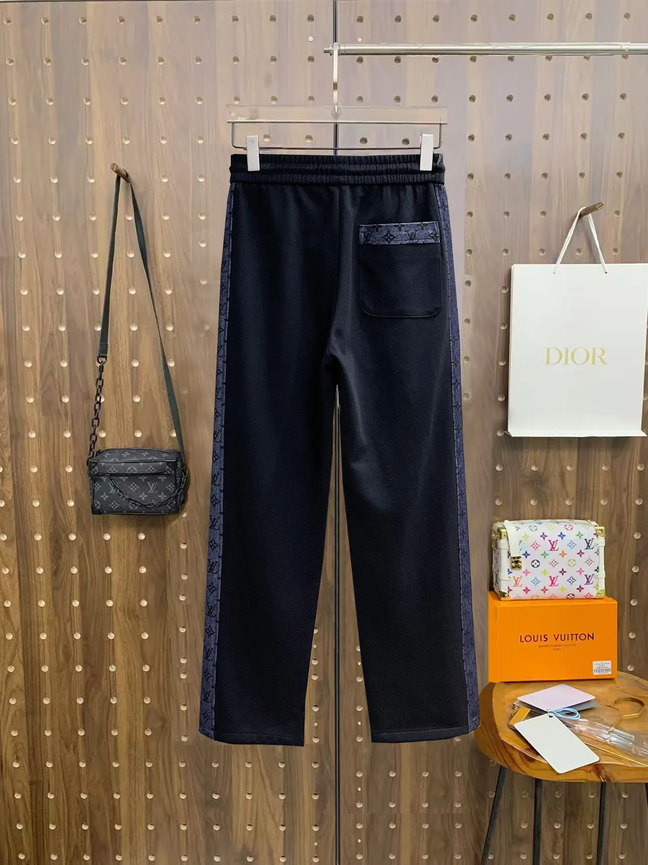 Monogram Side-Stripe Sweatpants D29014491 — view 2