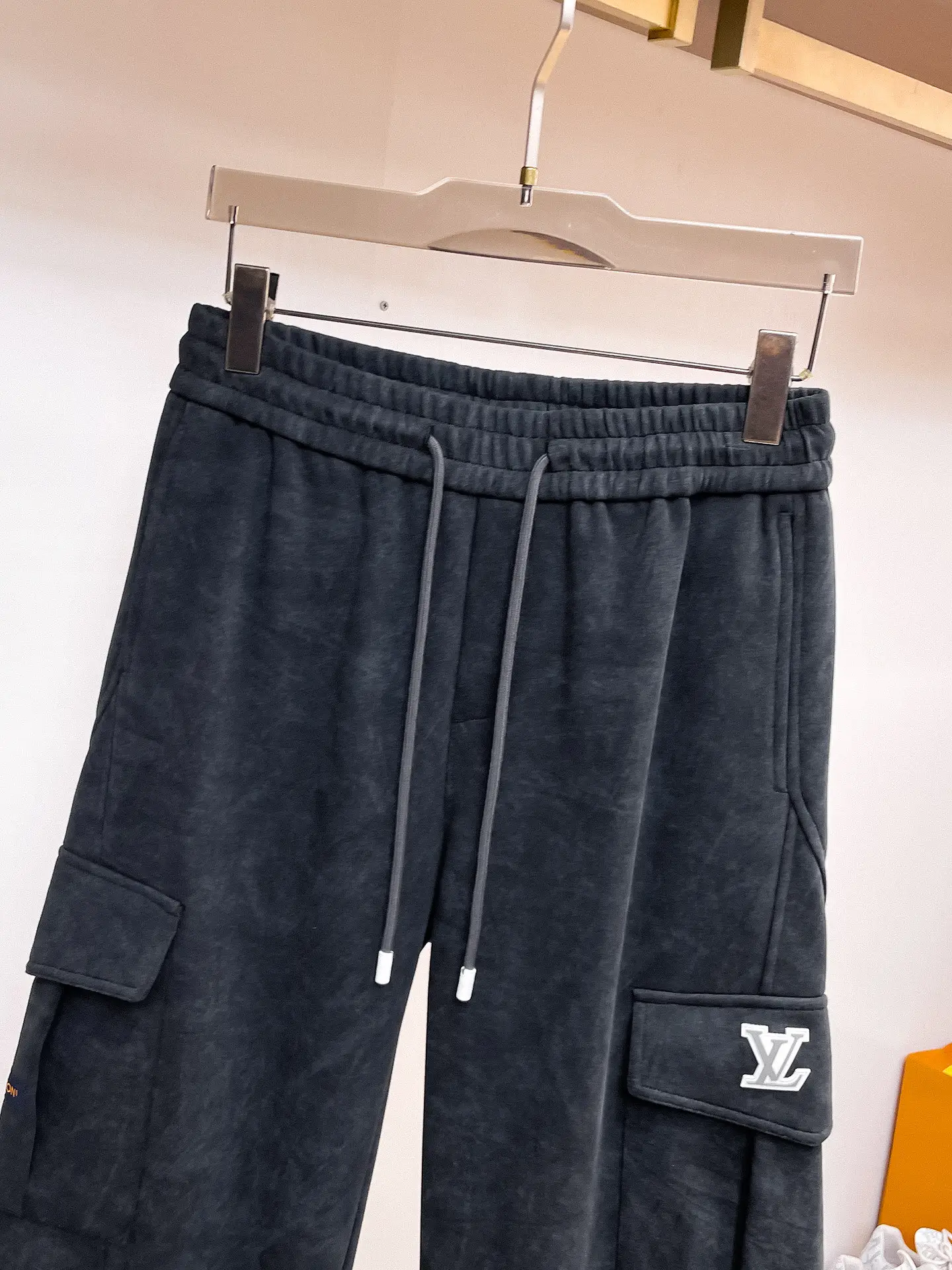 Logo-Appliqué Cotton-Blend Cargo Sweatpants D29014470 — view 3