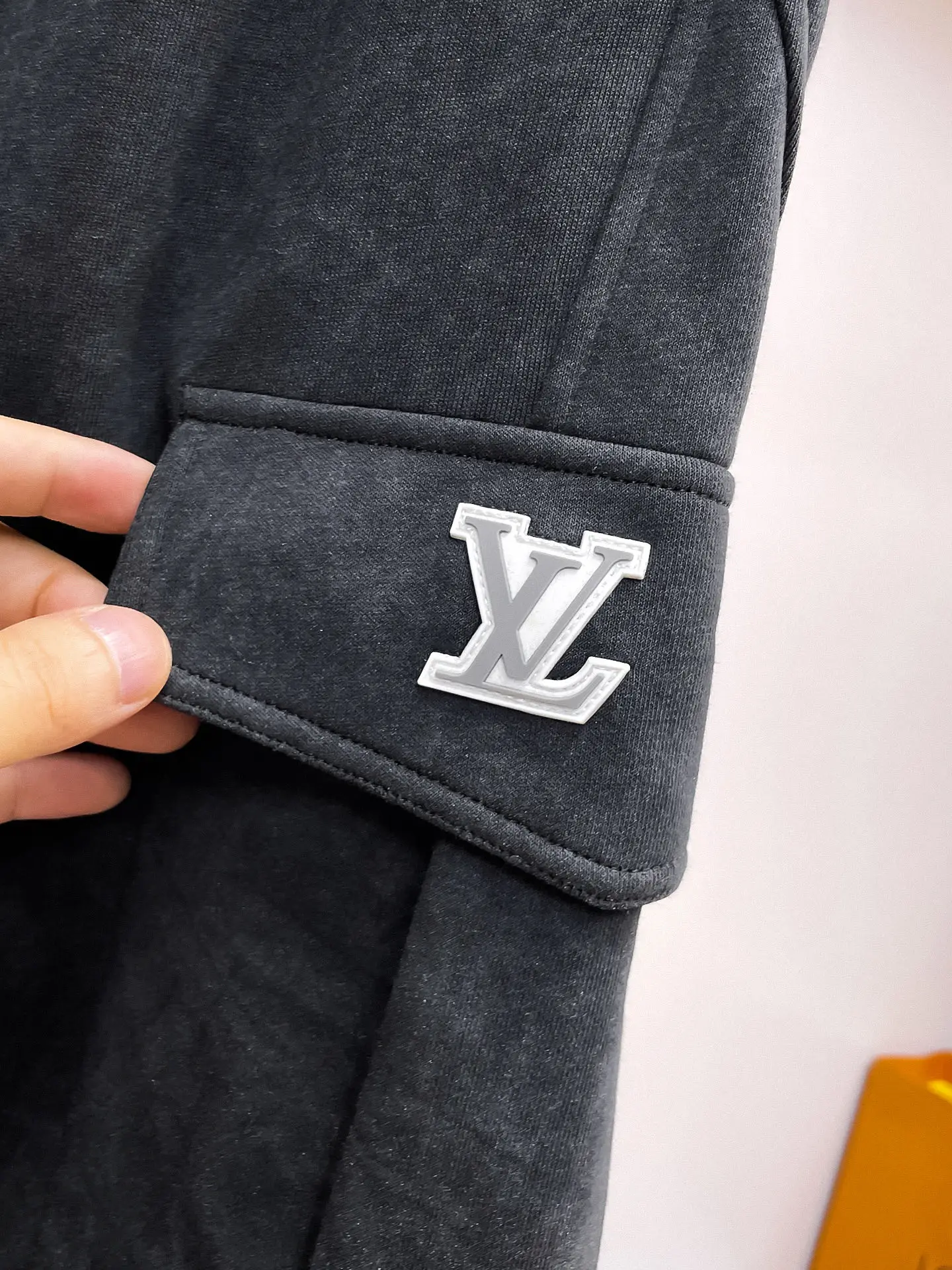Logo-Appliqué Cotton-Blend Cargo Sweatpants D29014470 — view 4