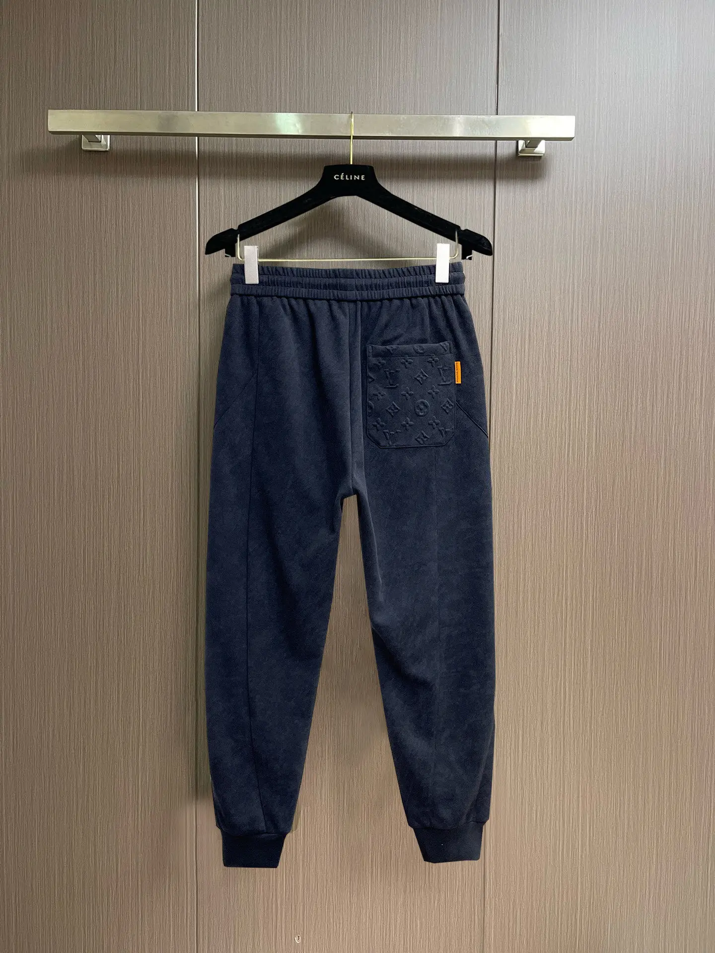 Logo-Embroidered Tapered Sweatpants D29014620 — view 2