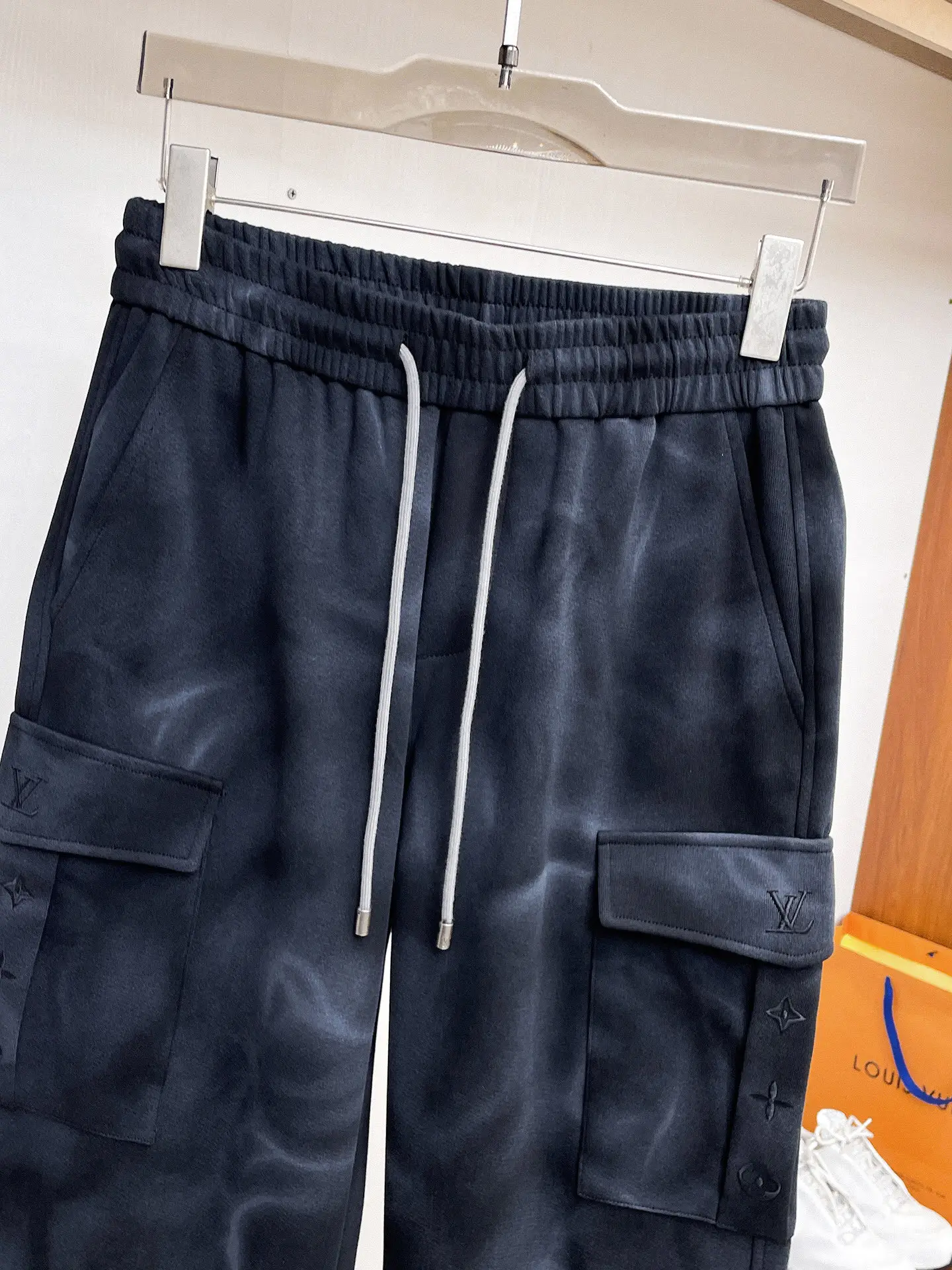 Monogram Embossed Cargo Sweatpants D29014580 — view 3
