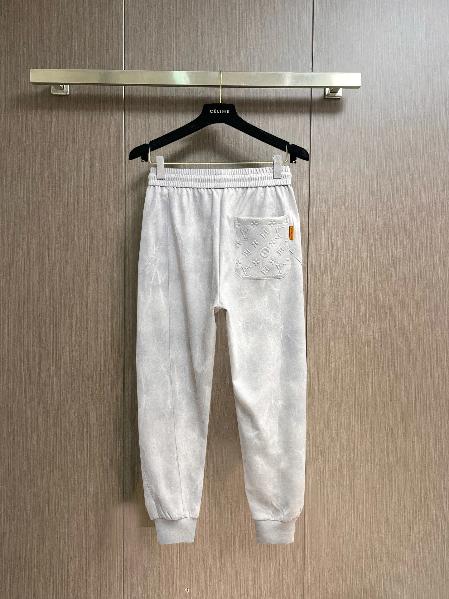 Logo-Embroidered Tapered Sweatpants D29014619 — view 2