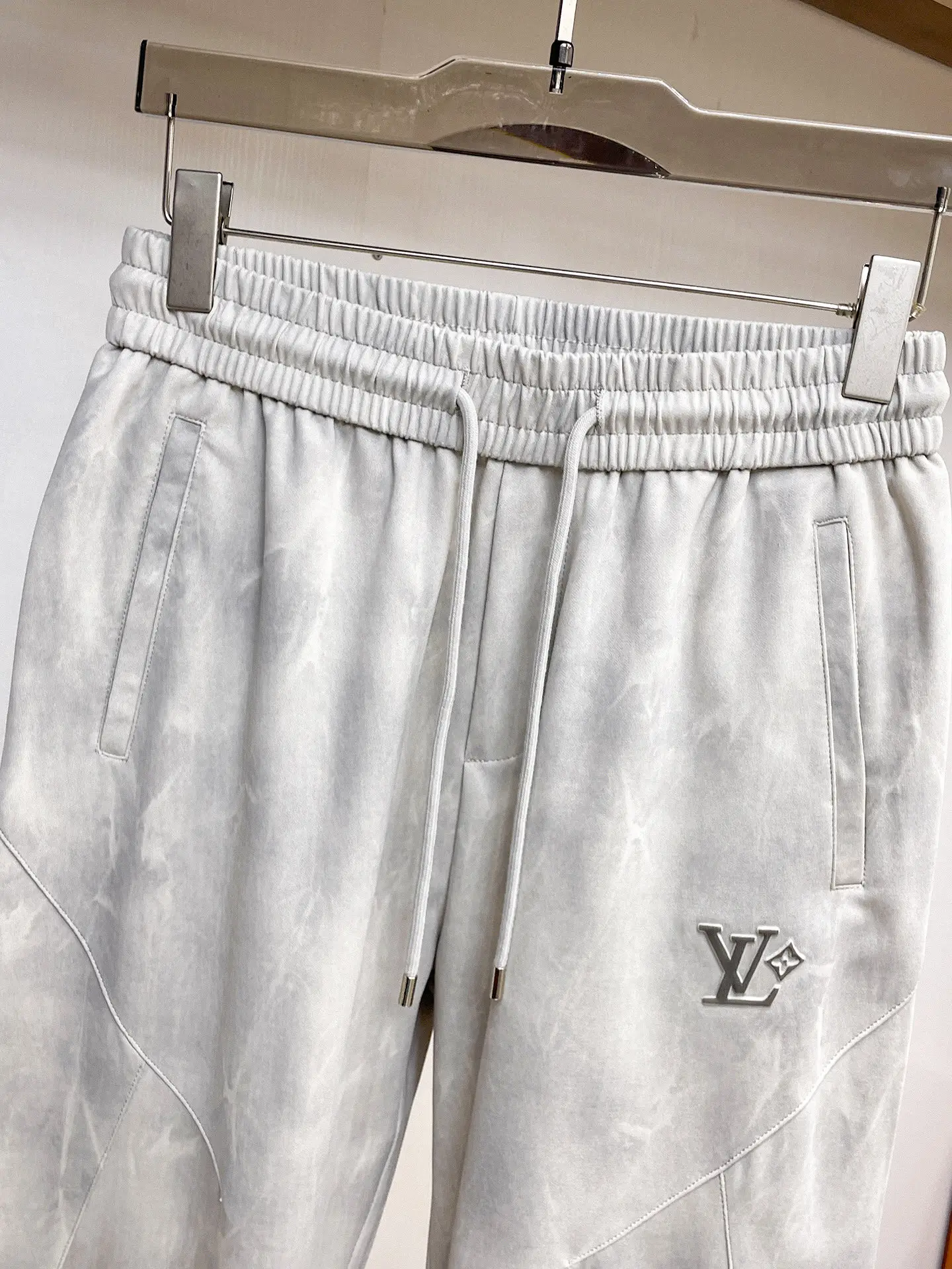 Logo-Embroidered Tapered Sweatpants D29014619 — view 3