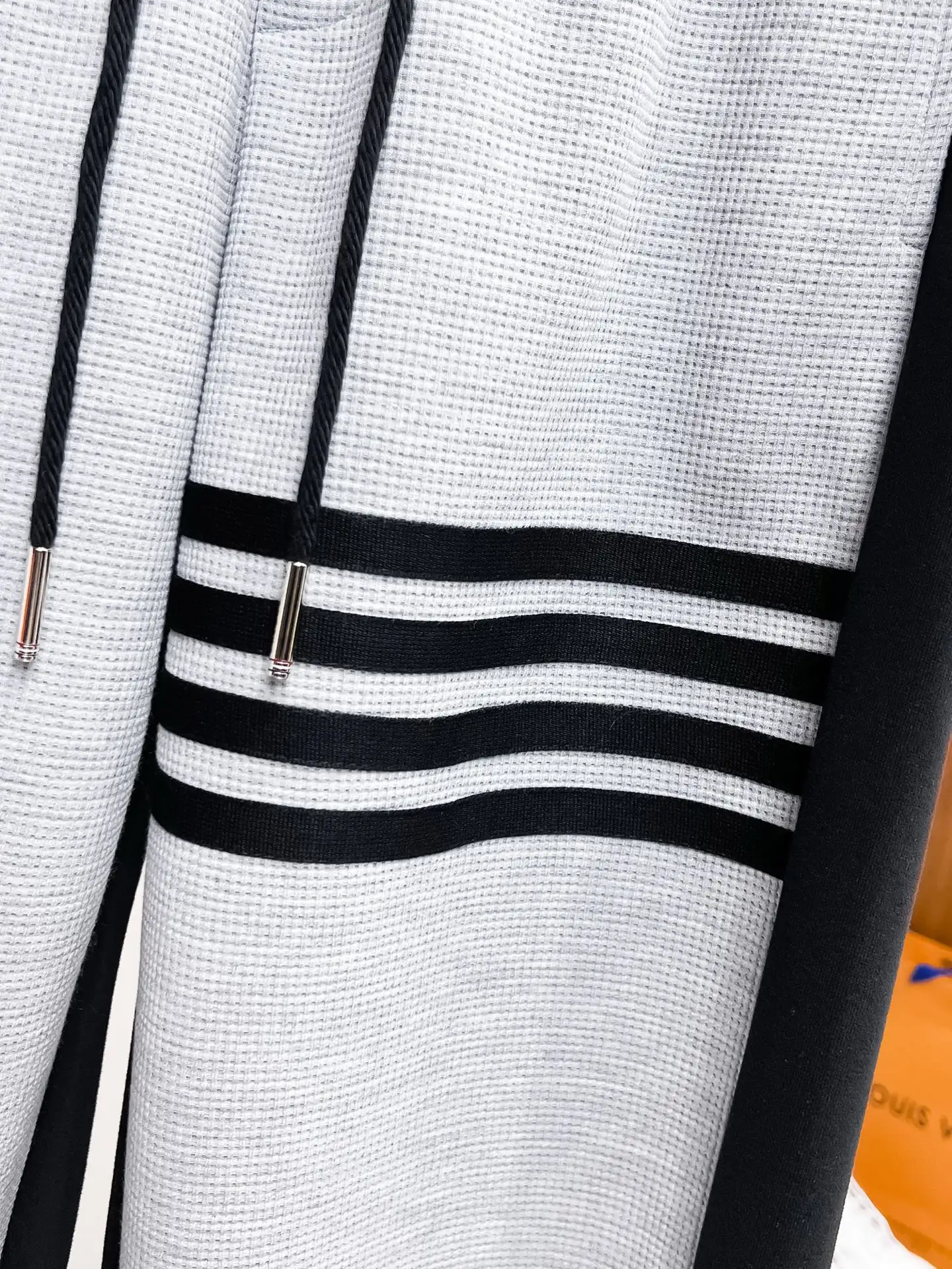 Four-Bar Stripe Waffle Knit Sweatpants D29014495 — view 4
