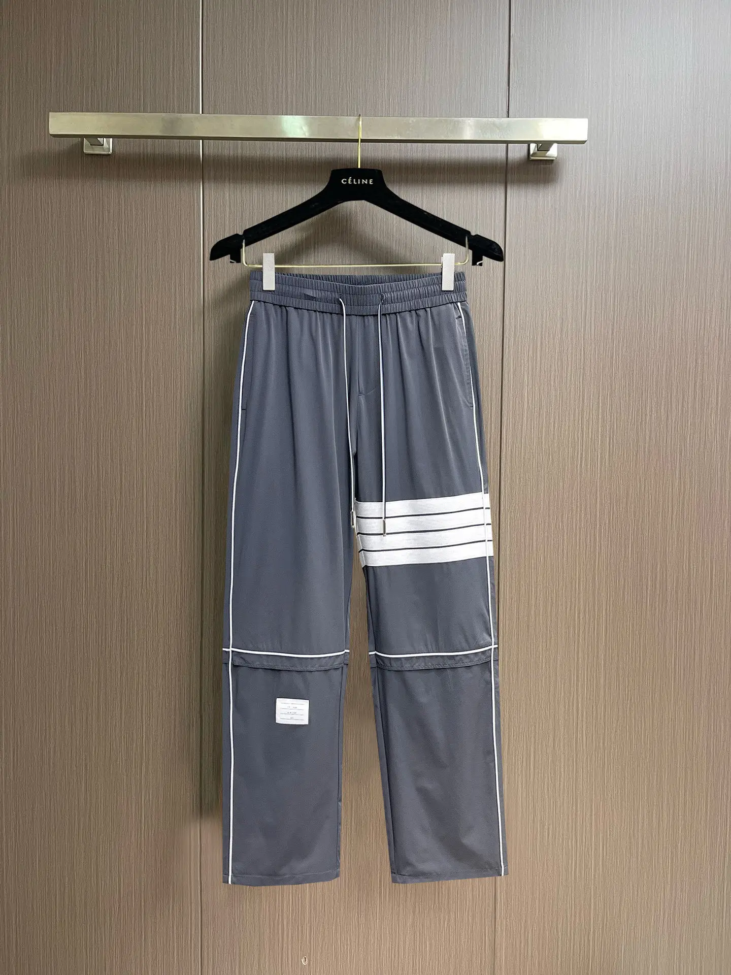 Four-Bar Stripe Drawstring Trousers D29014587