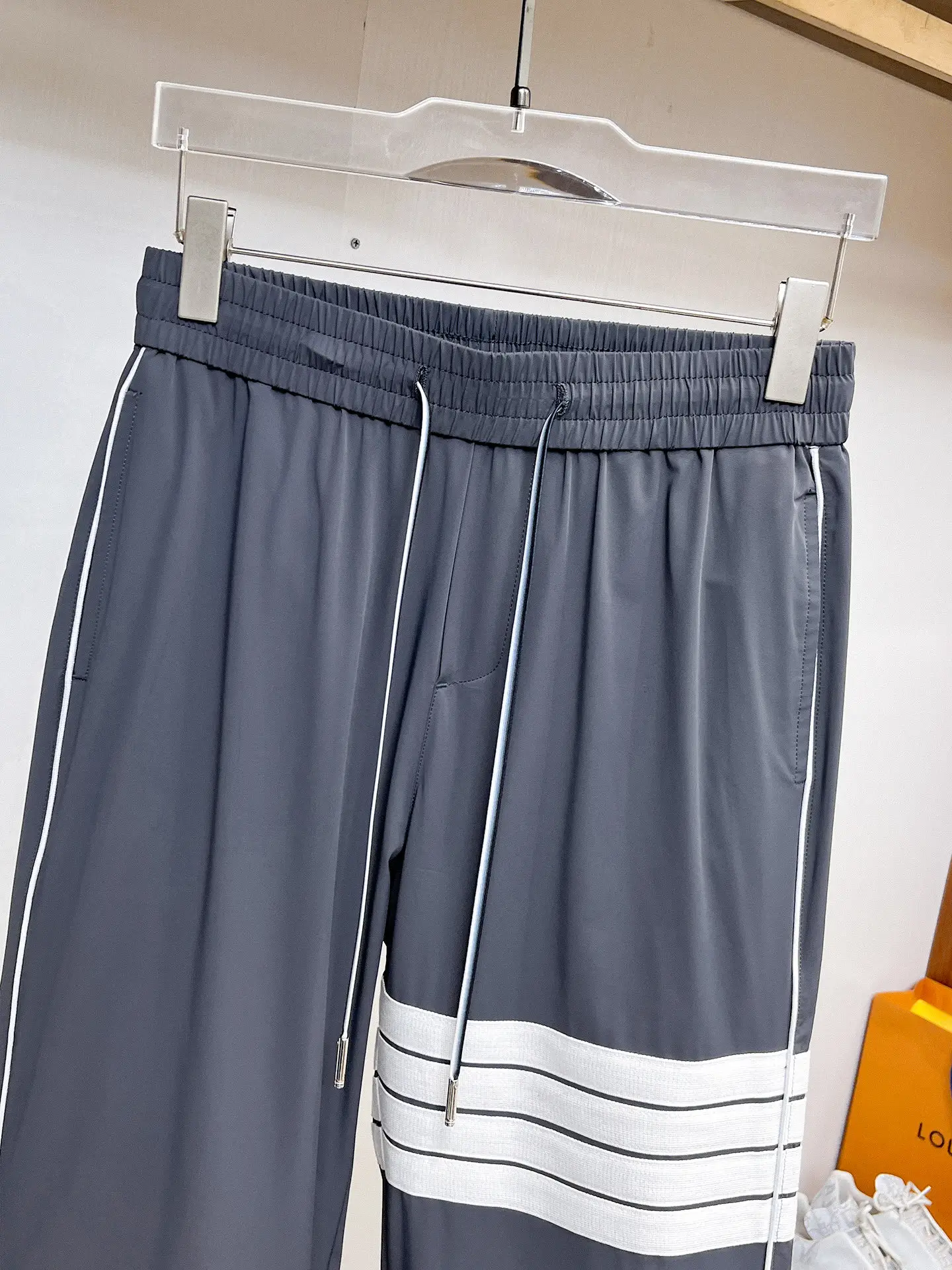 Four-Bar Stripe Drawstring Trousers D29014587 — view 3