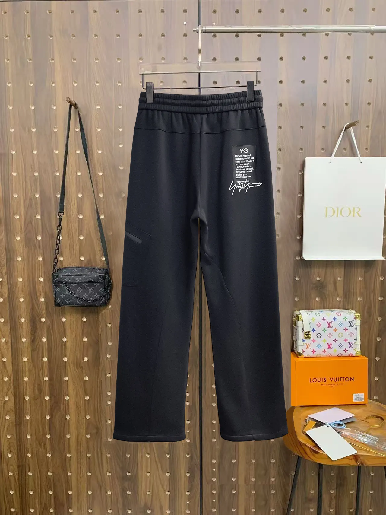 Y-3 Logo Embroidered Cargo Sweatpants D29014472 — view 2
