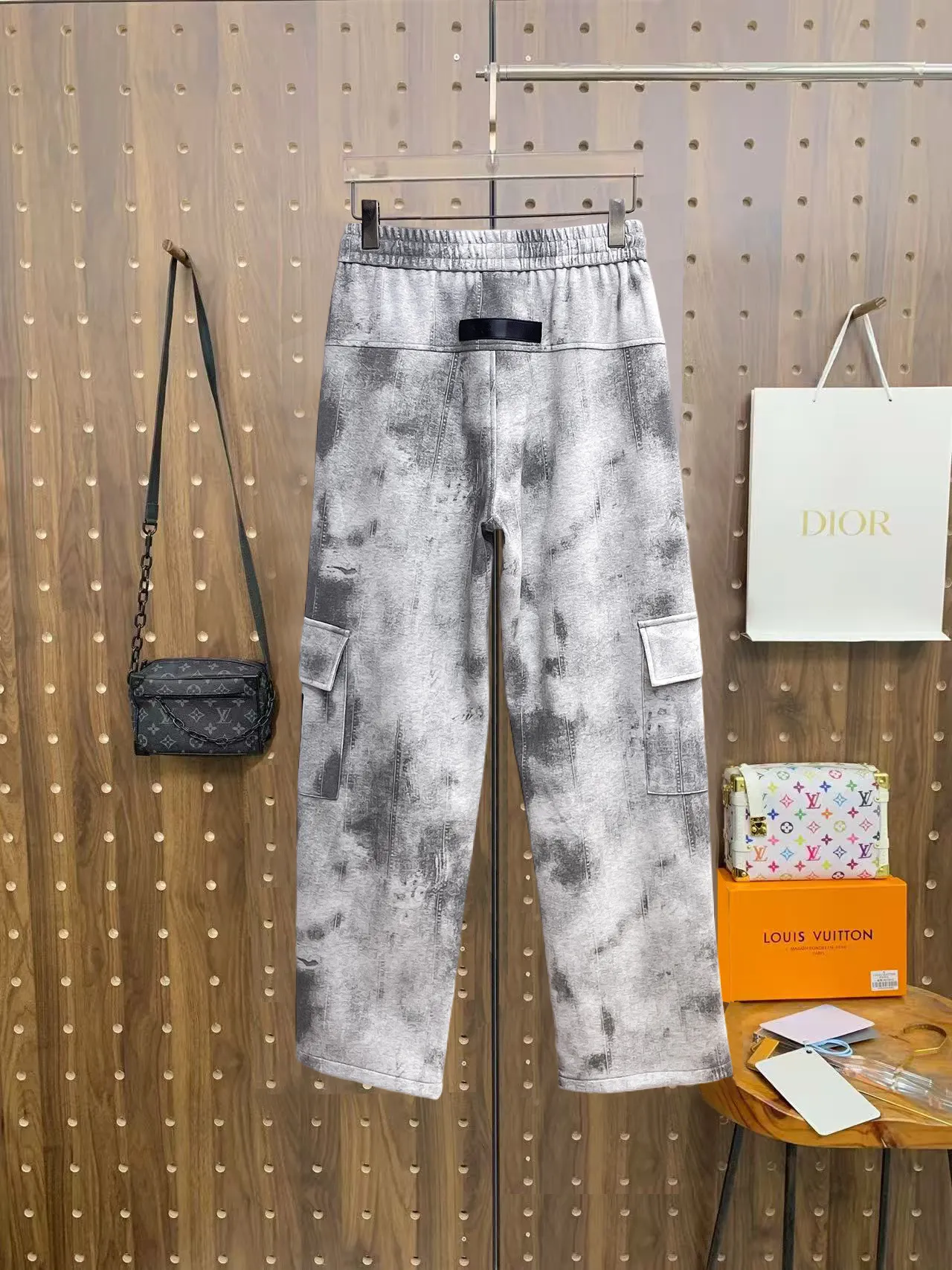 Y-3 Acid-Wash Cargo Sweatpants D29014651 — view 2