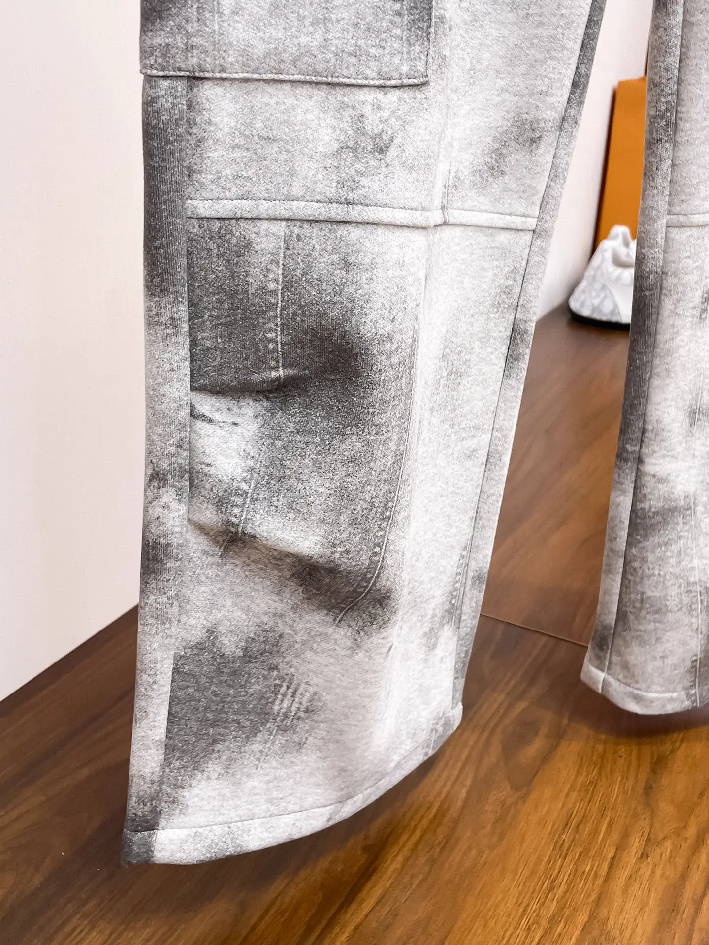 Y-3 Acid-Wash Cargo Sweatpants D29014651 — view 7