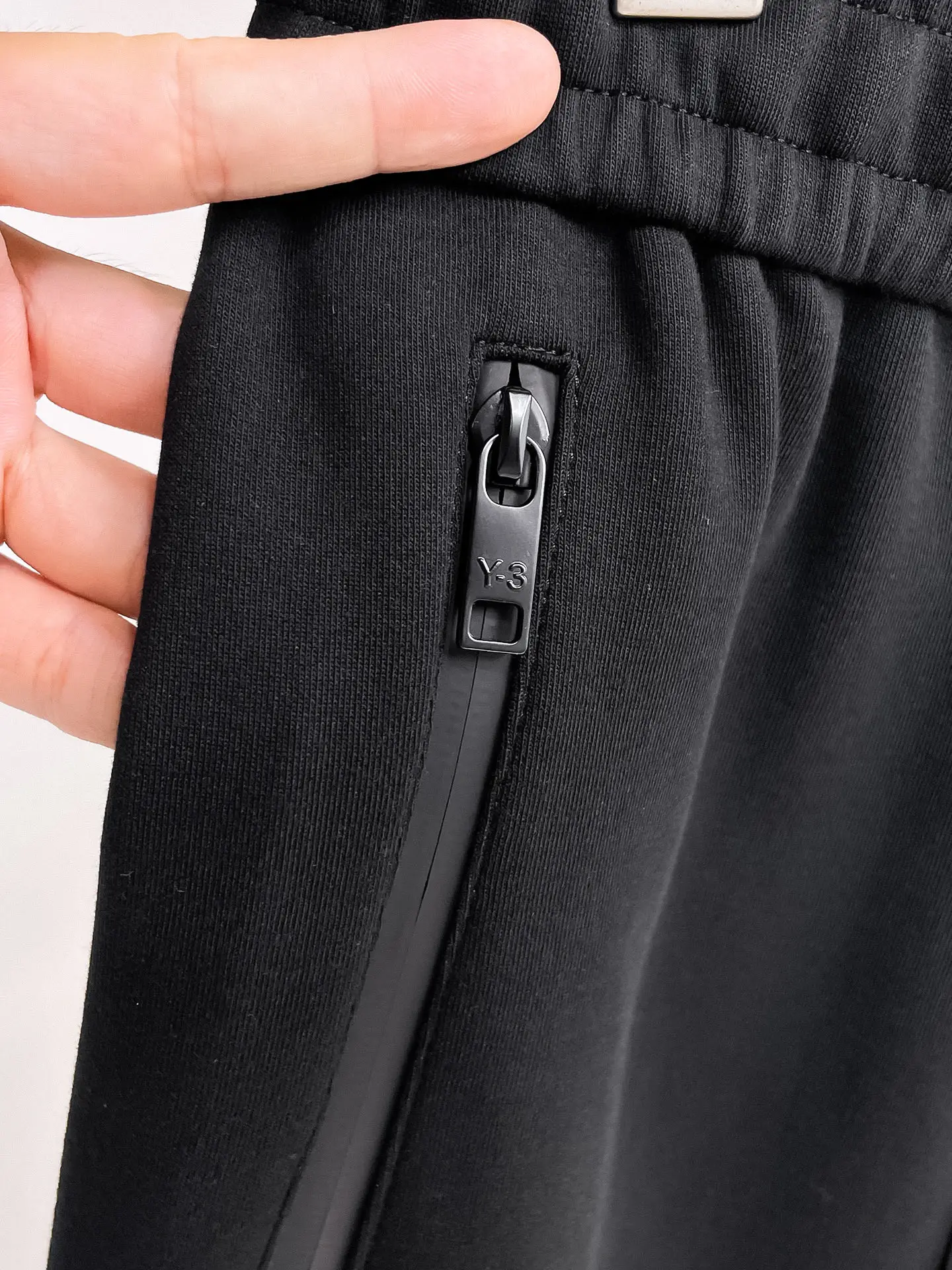Y-3 Logo Print Drawstring Sweatpants D29014475 — view 8