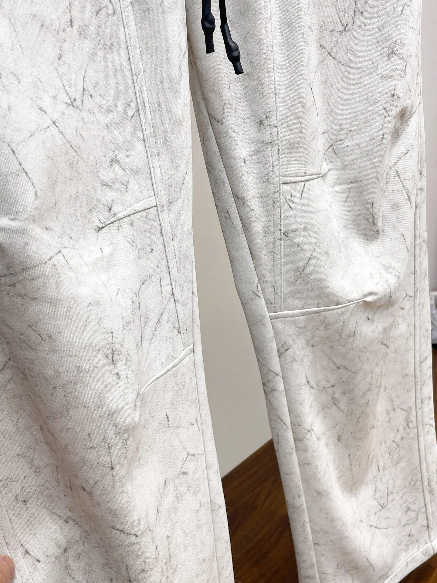 Y-3 Logo Print Drawstring Sweatpants D29014585 — view 11