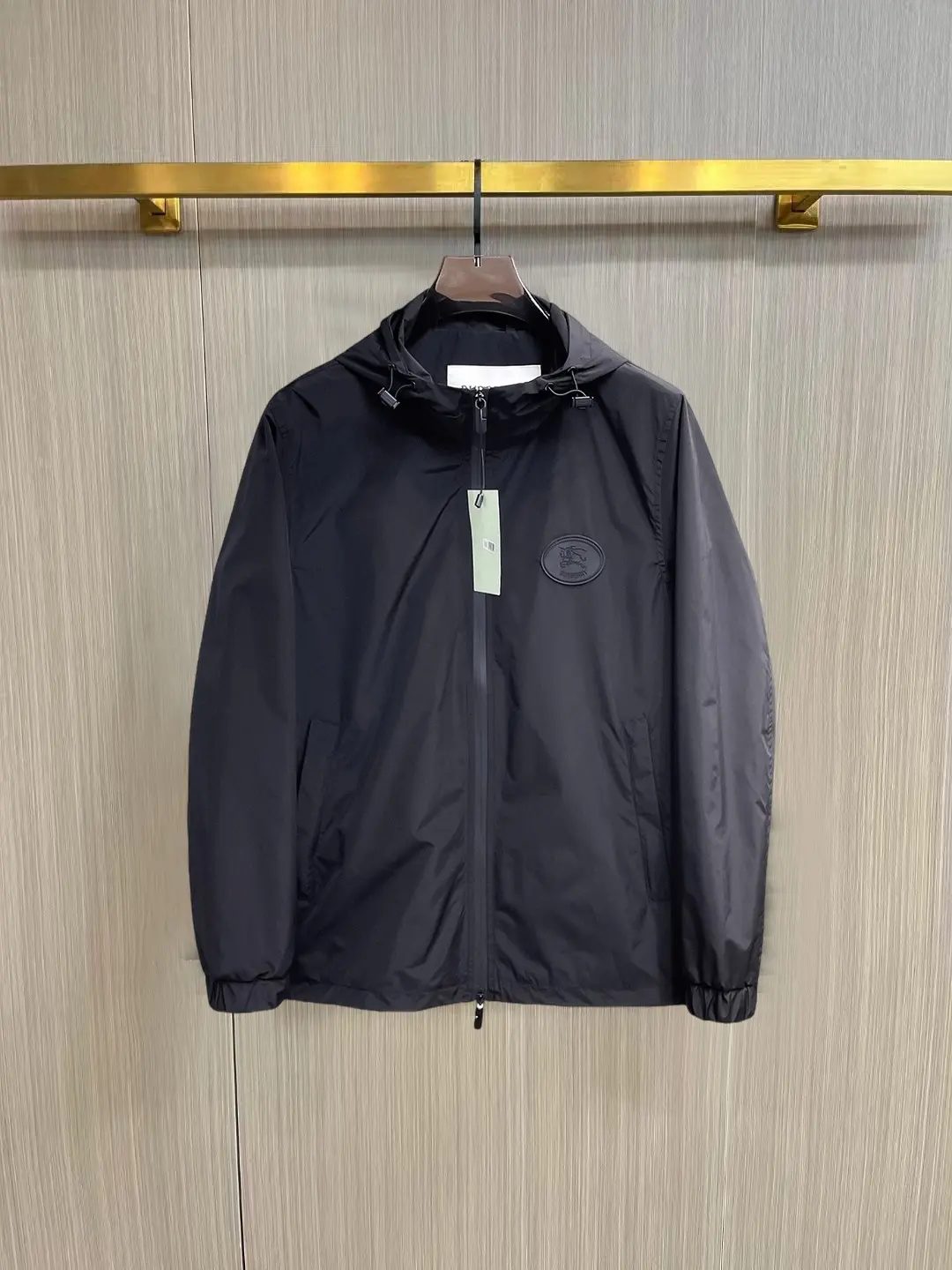 Logo-Appliqué Hooded Shell Jacket D30014358