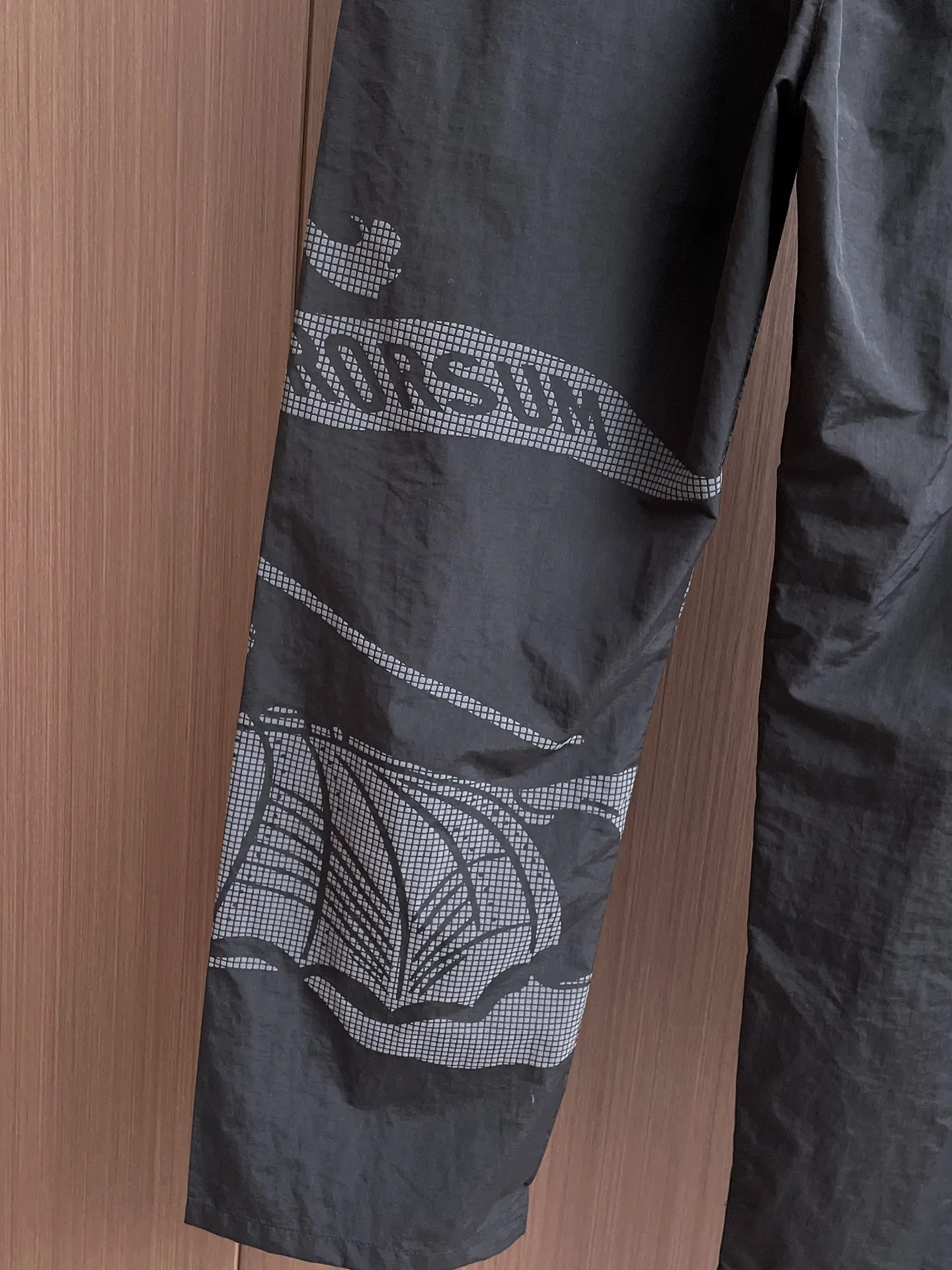 Logo-Print Technical Shell Trousers D30014420 — view 7