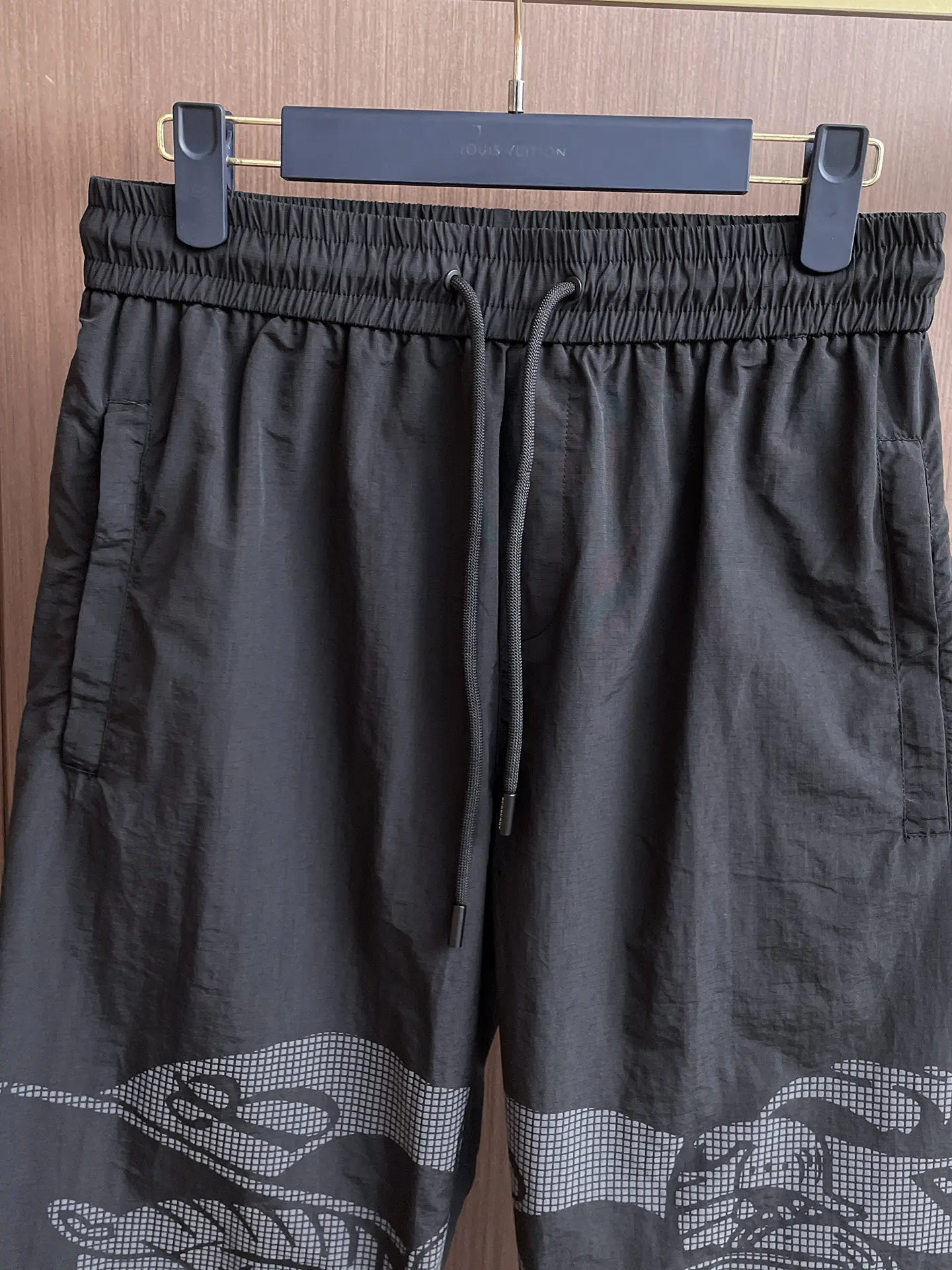 Logo-Print Technical Shell Trousers D30014420 — view 8