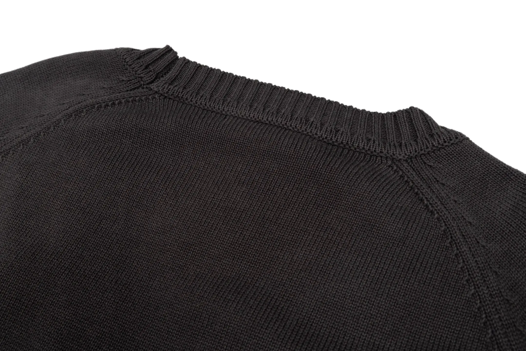 Logo-Patch Wool V-Neck Cardigan D30021163 — view 4