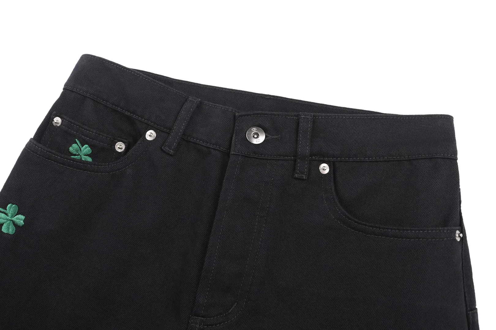 Clover Embroidered Straight-Leg Jeans D30021109 — view 3