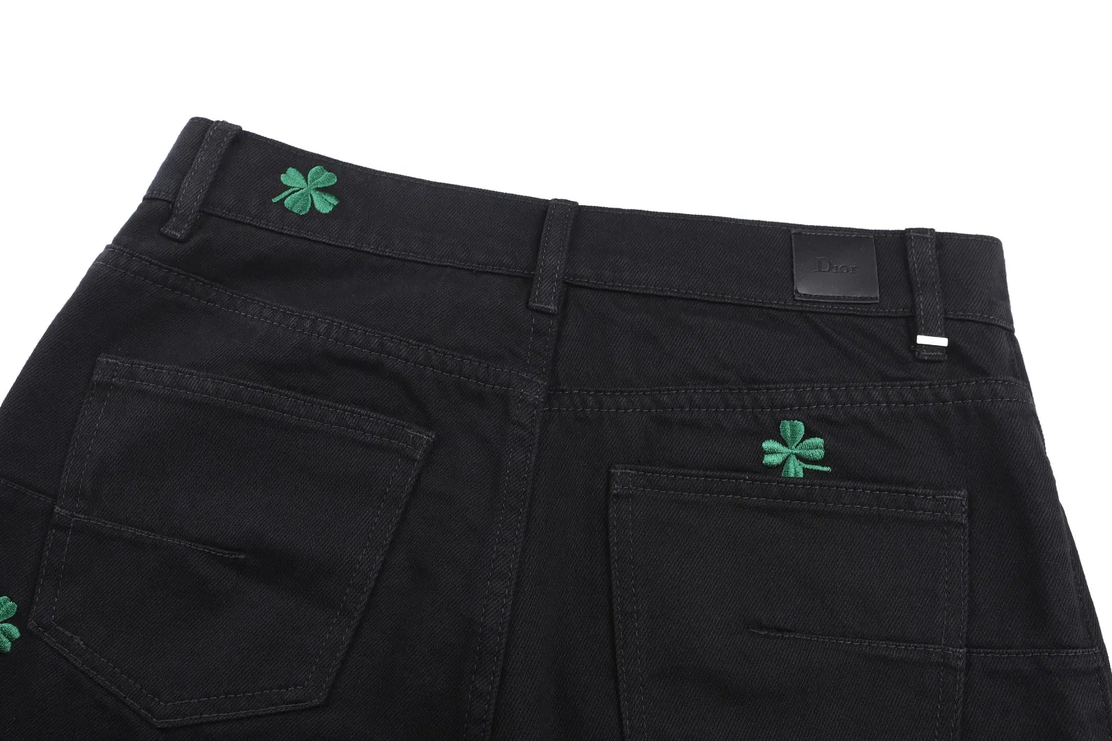 Clover Embroidered Straight-Leg Jeans D30021109 — view 4