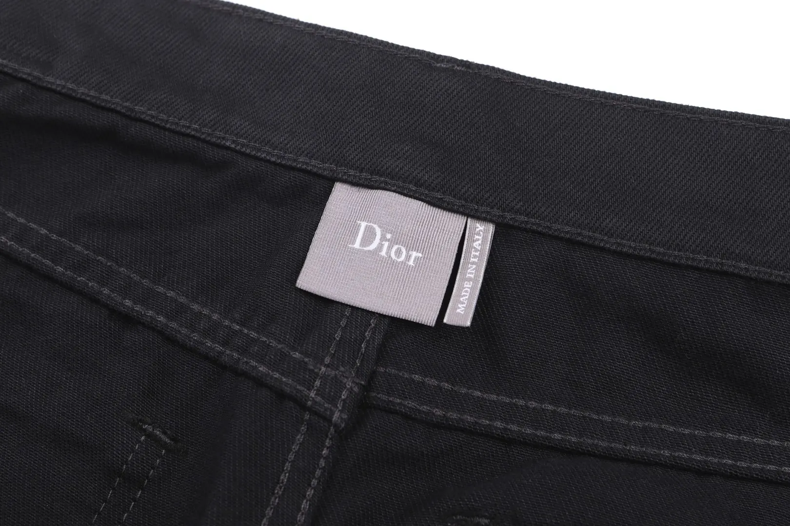 Clover Embroidered Straight-Leg Jeans D30021109 — view 8