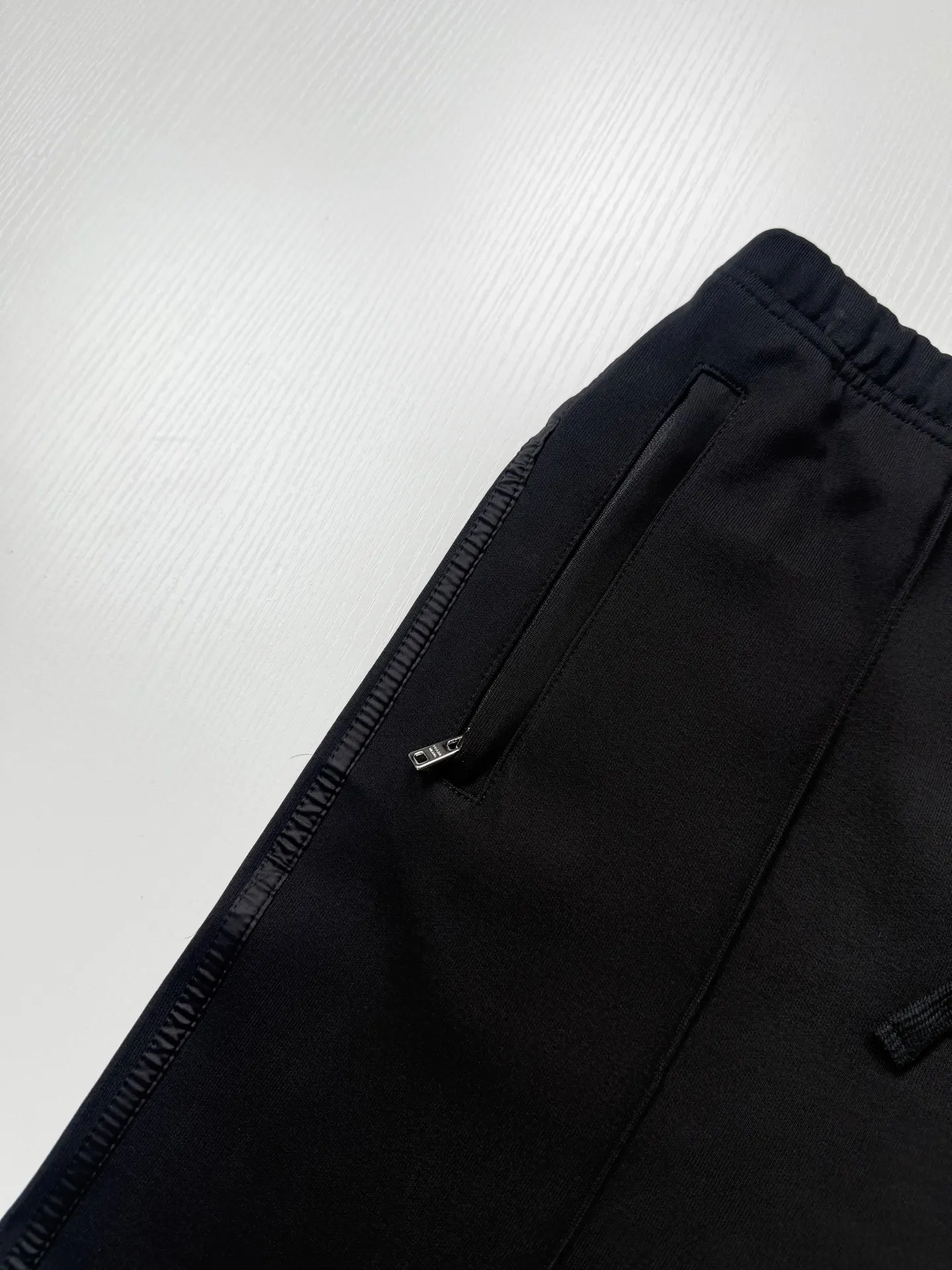 Nylon-Panelled Straight-Leg Sweatpants D30020681 — view 6