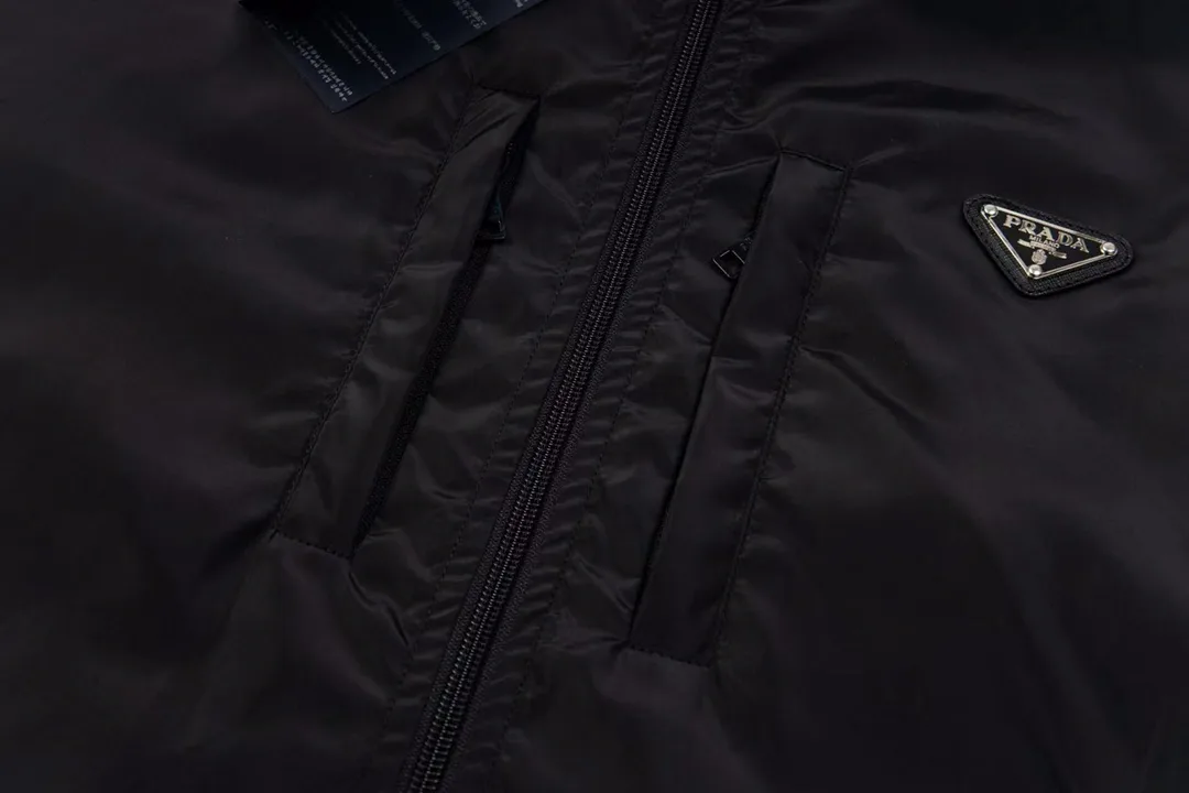 Logo-Plaque Re-Nylon Hooded Jacket D30013034 — view 7