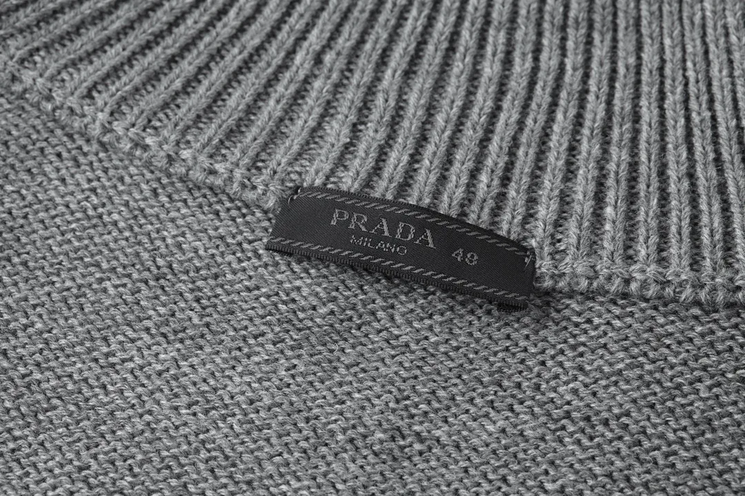 Logo-Embroidered Merino Wool Zip-Up Cardigan D31021181 — view 4