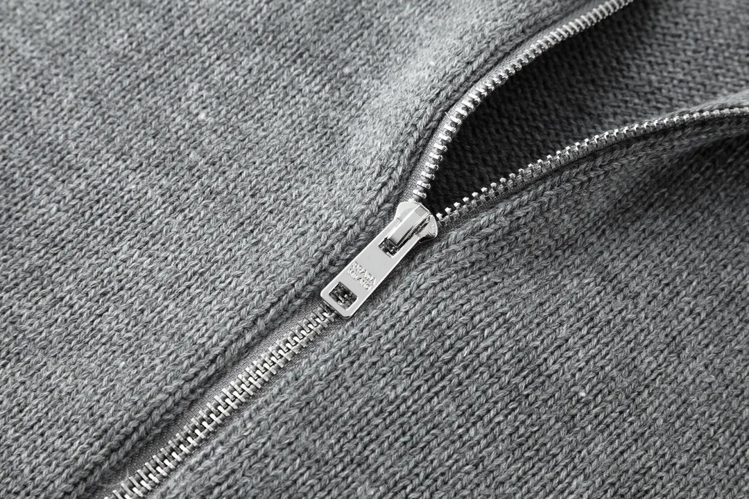 Logo-Embroidered Merino Wool Zip-Up Cardigan D31021181 — view 5