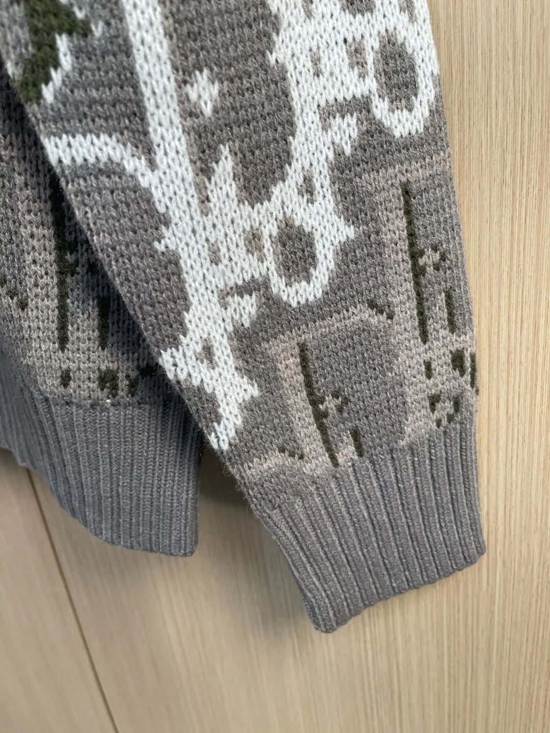 Oblique Jacquard Crew-Neck Sweater D31519237 — view 4