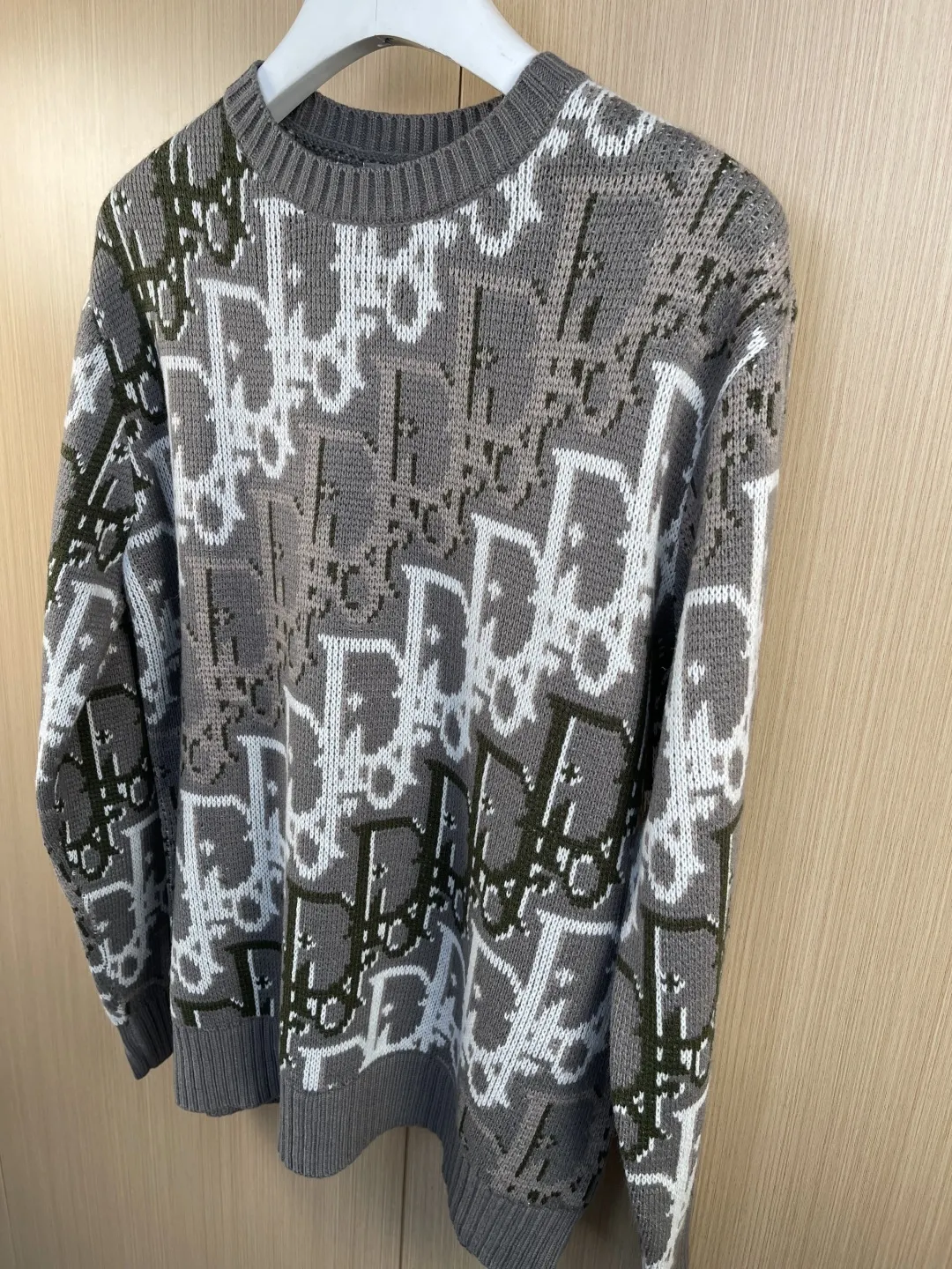 Oblique Jacquard Crew-Neck Sweater D31519237 — view 9