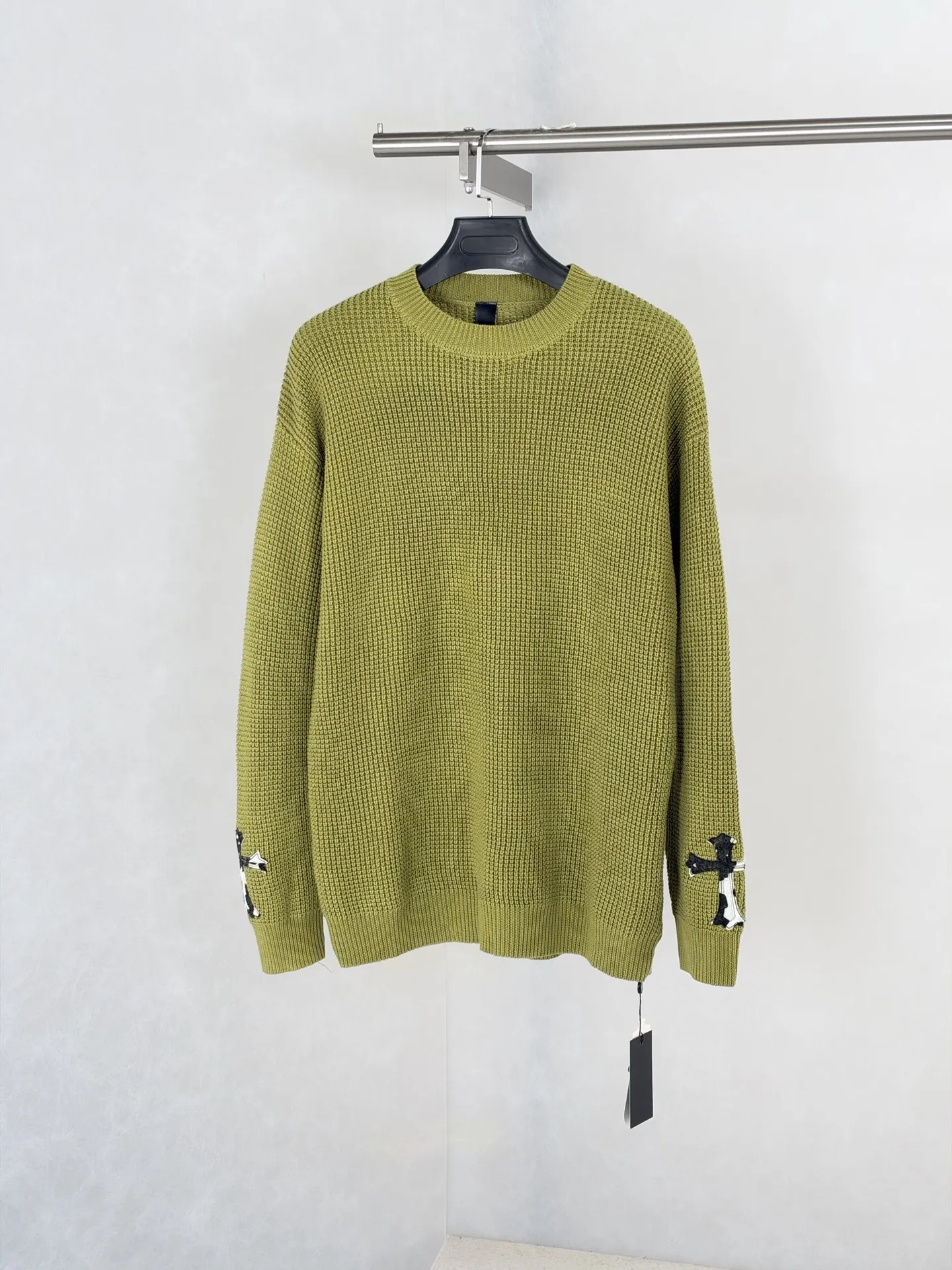 Waffle-Knit Cross Patch Crew-Neck Sweater D31519181