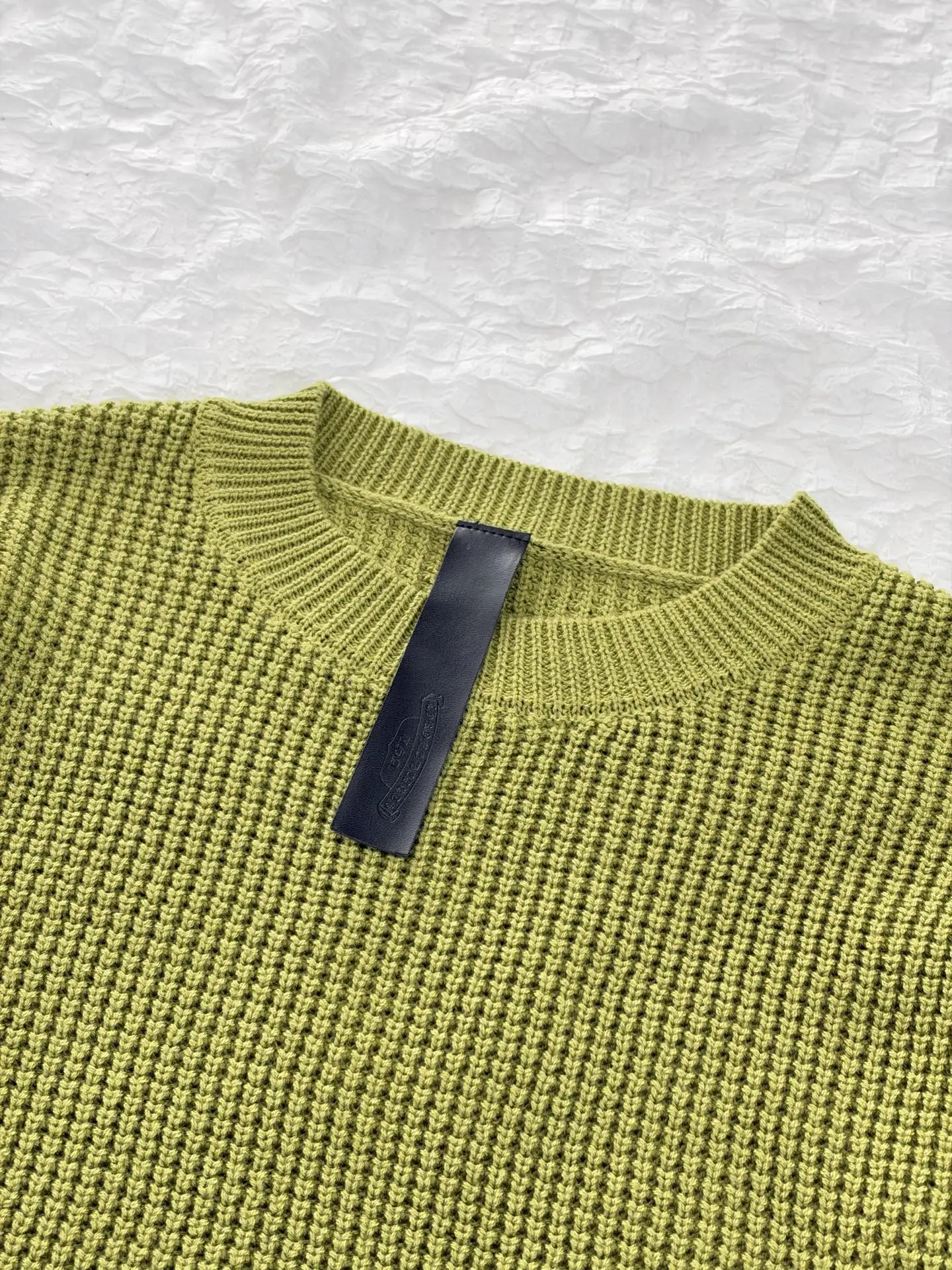 Waffle-Knit Cross Patch Crew-Neck Sweater D31519181 — view 8