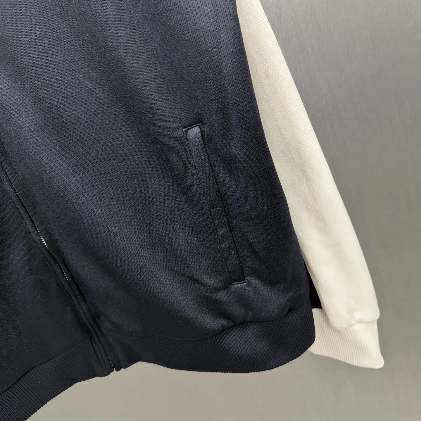 Interlocking G Bicolor Jersey Track Jacket D31514178 — view 5