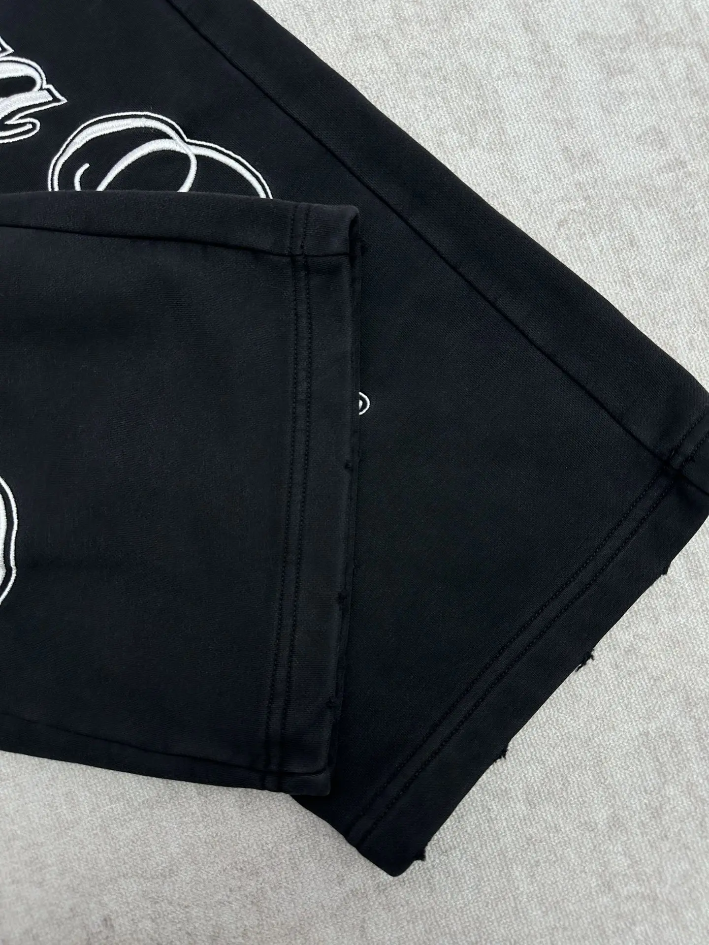 Cursive Logo Embroidered Baggy Sweatpants D32013968 — view 3