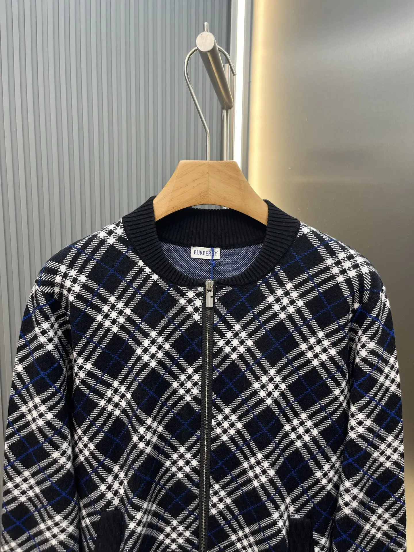 Check Jacquard Wool-Cashmere Knit Bomber Jacket D32019124 — view 2