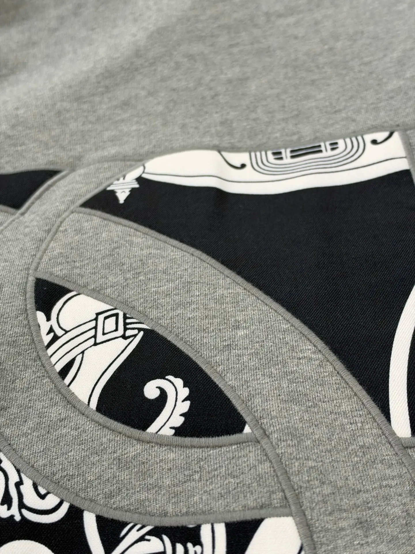 Patchwork Embroidered Zip-Up Hoodie D32519177 — view 7