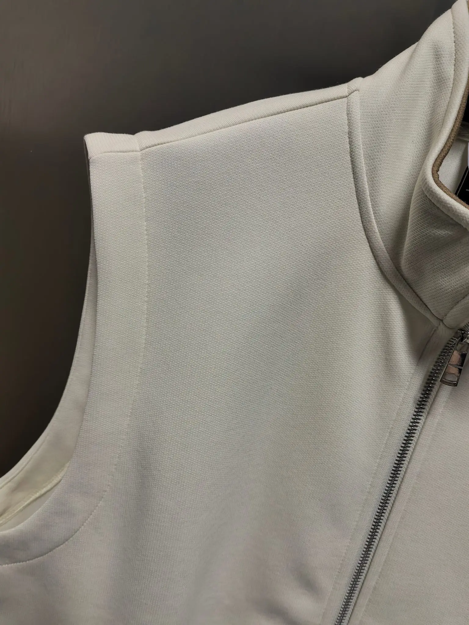On Running Logo-Print Zip-Up Gilet D33020820 — view 2