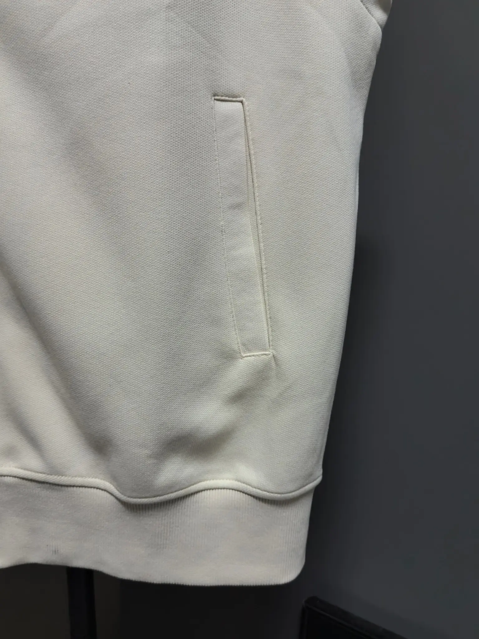 On Running Logo-Print Zip-Up Gilet D33020820 — view 4