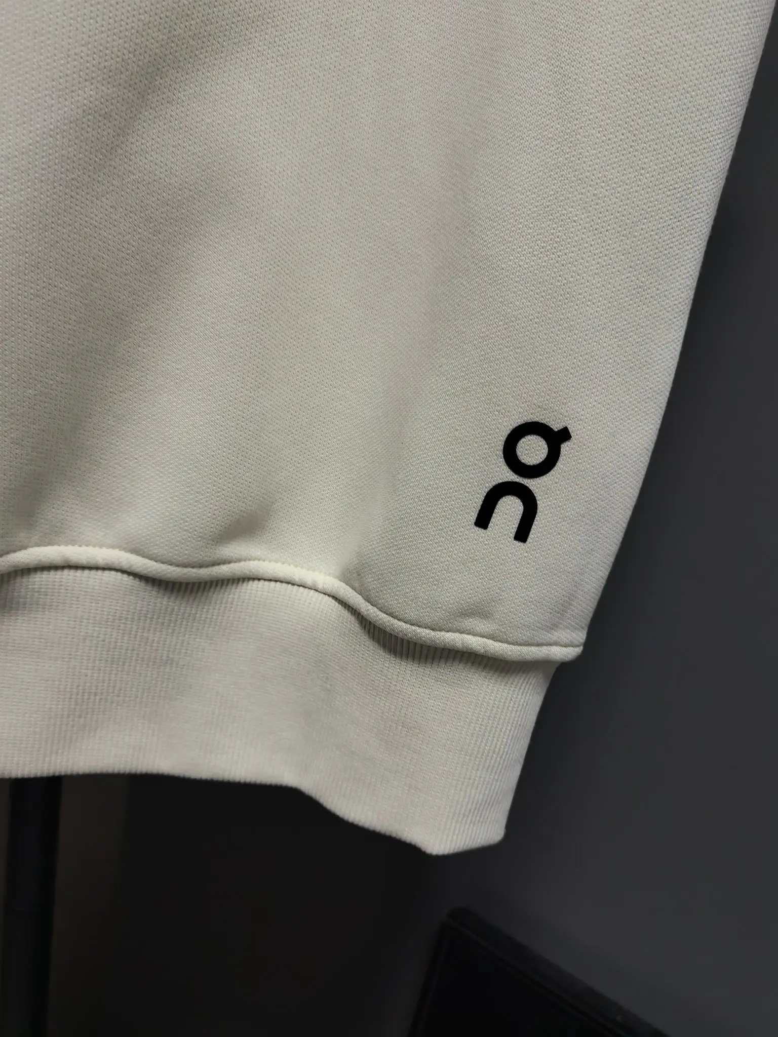 On Running Logo-Print Zip-Up Gilet D33020820 — view 7