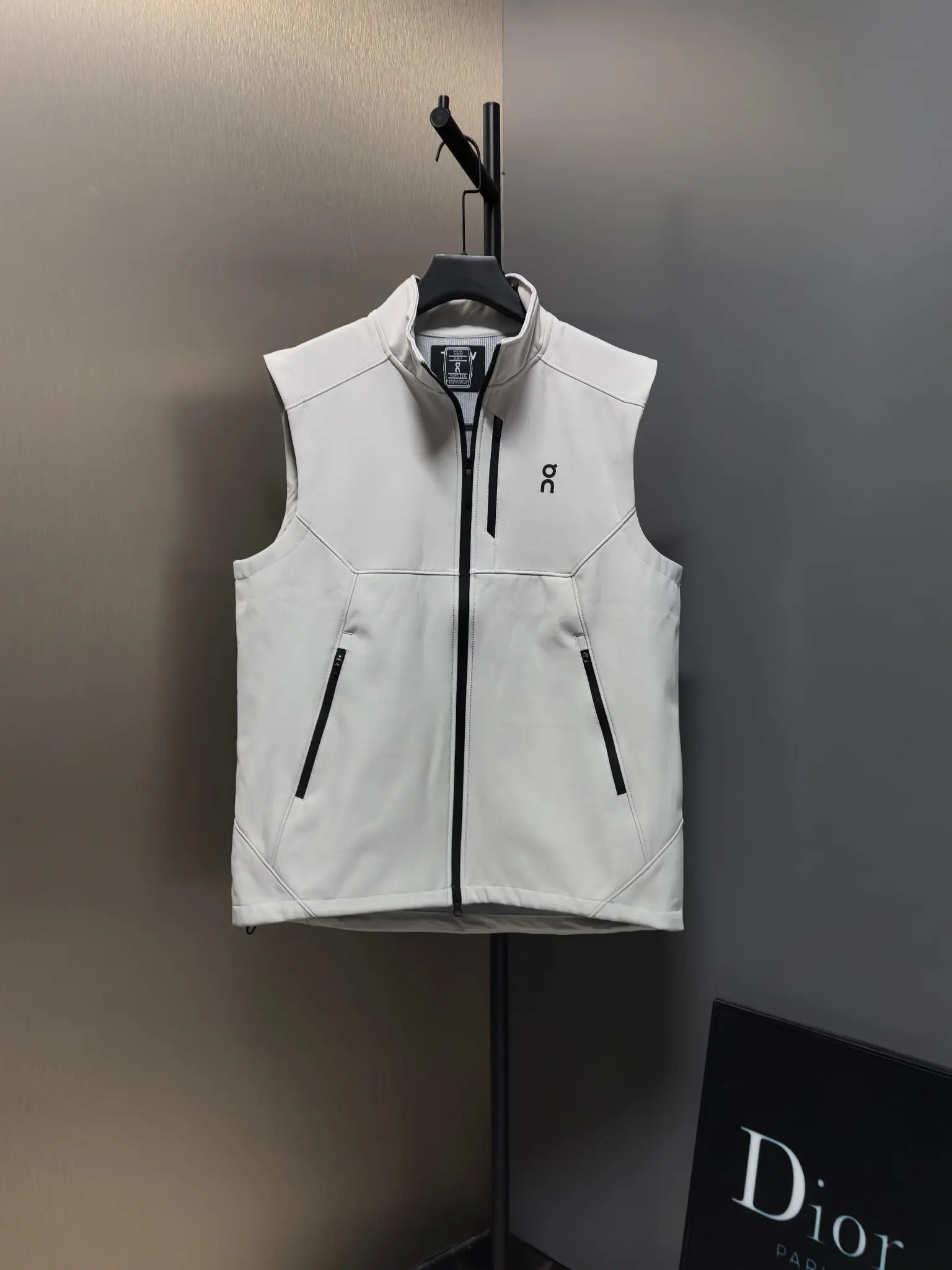 On Running Logo-Print Technical Gilet D33020824