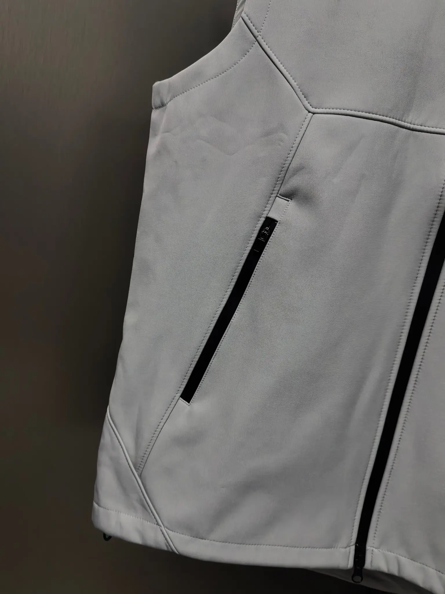 On Running Logo-Print Technical Gilet D33020824 — view 4