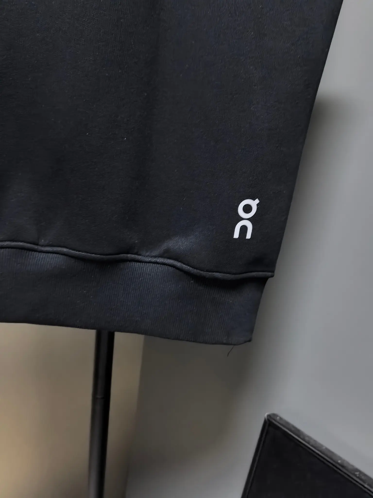On Running Logo-Print Zip-Up Gilet D33020821 — view 7