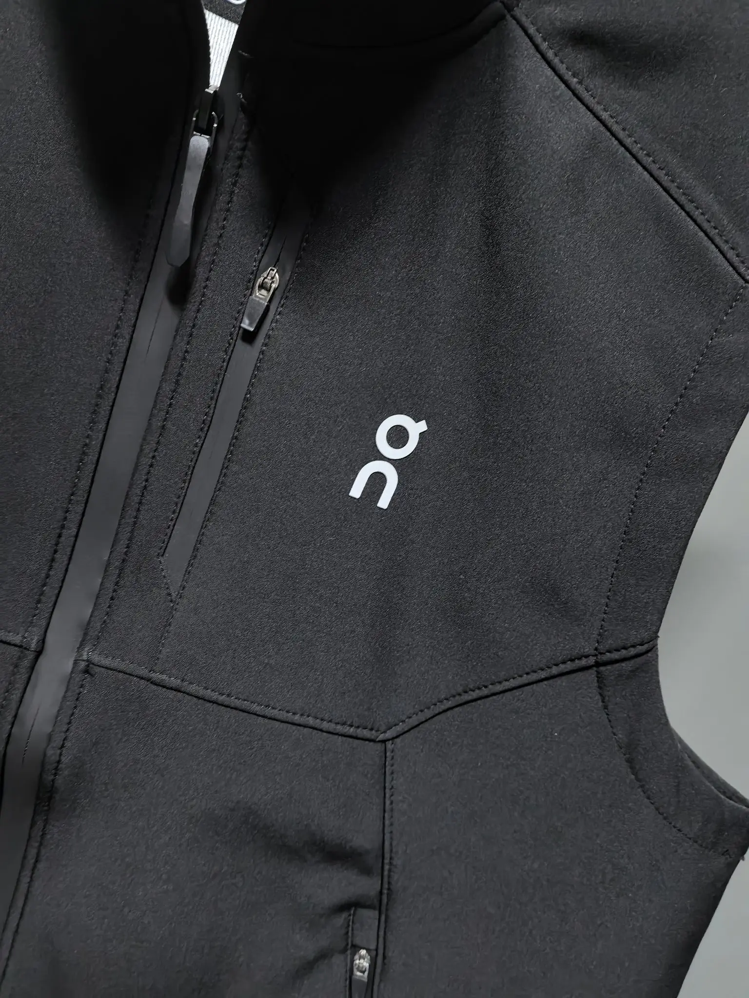 Logo-Print Technical Shell Gilet D33020823 — view 3
