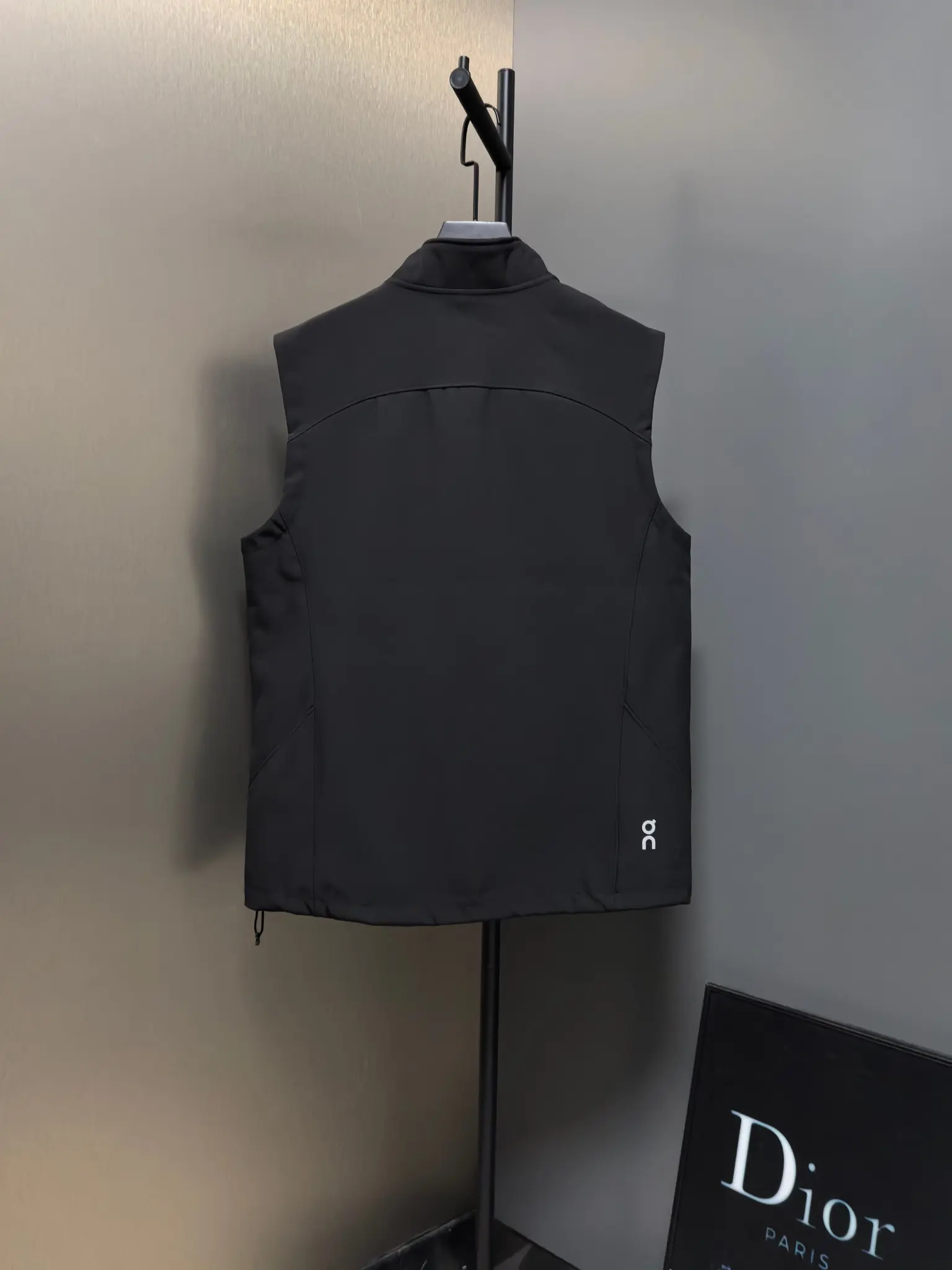 Logo-Print Technical Shell Gilet D33020823 — view 6