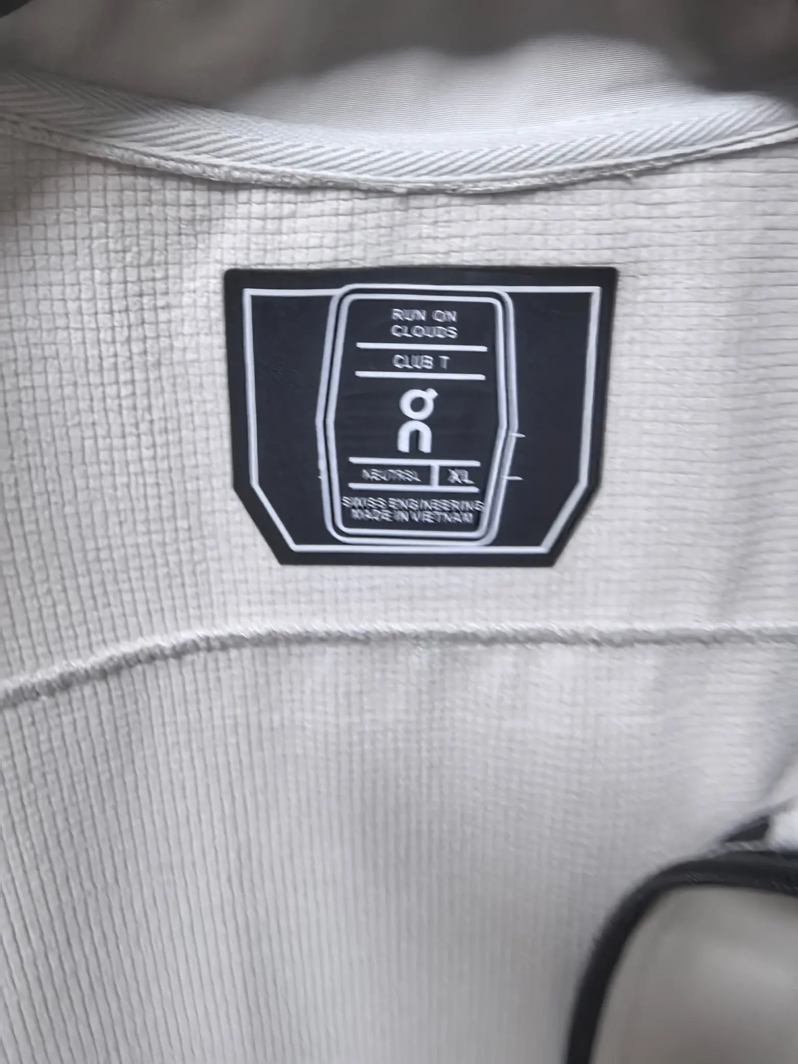 On Running Logo-Print Performance Vest D33020825 — view 11