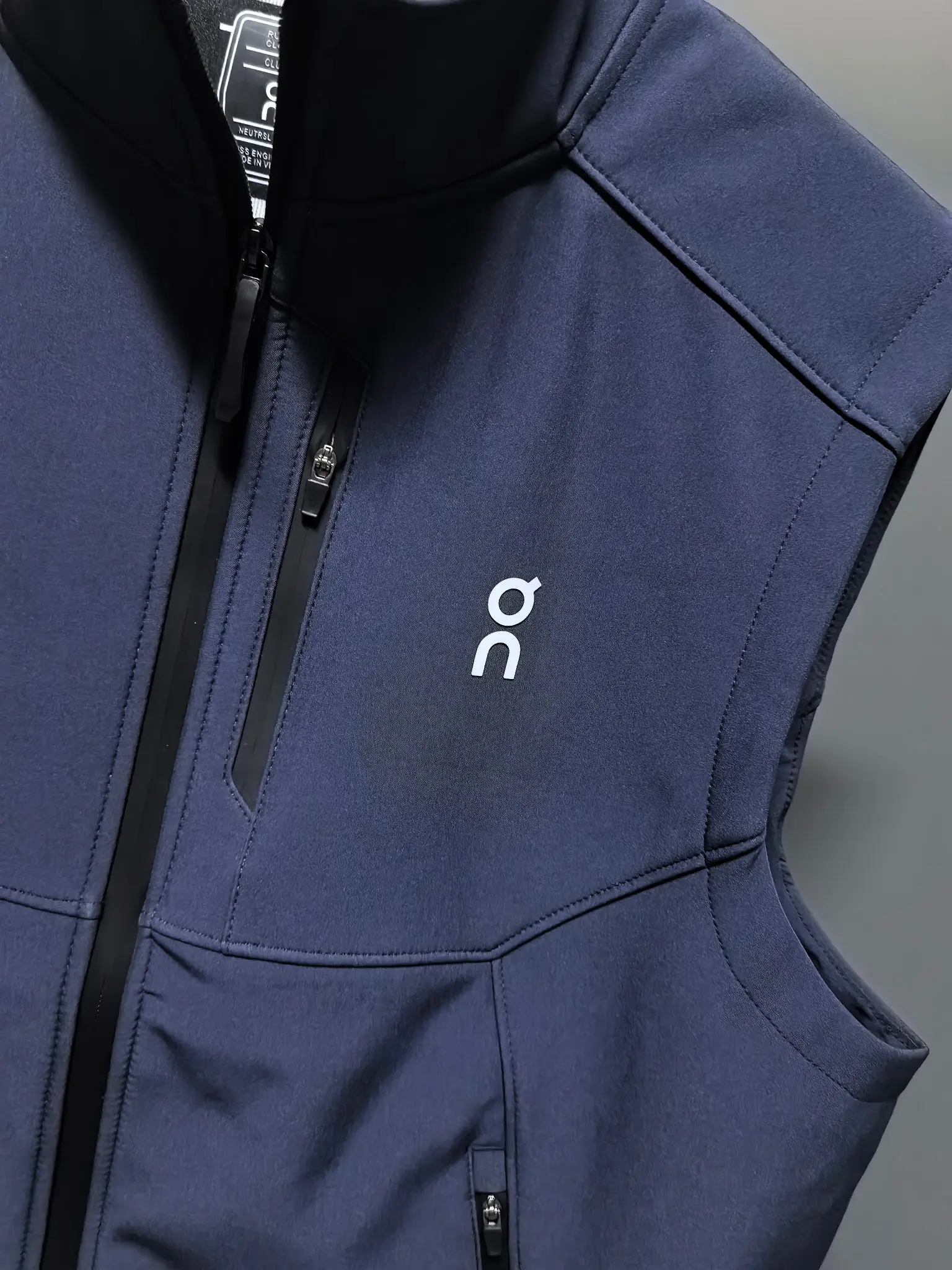 On Running Logo-Print Performance Gilet D33020822 — view 3
