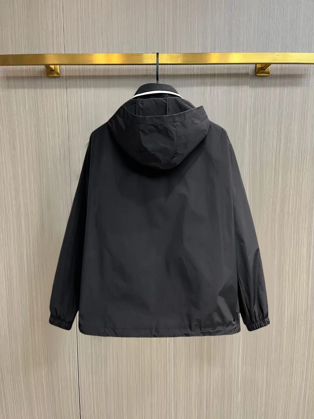 Logo-Appliquéd Hooded Shell Jacket D33014356 — view 2