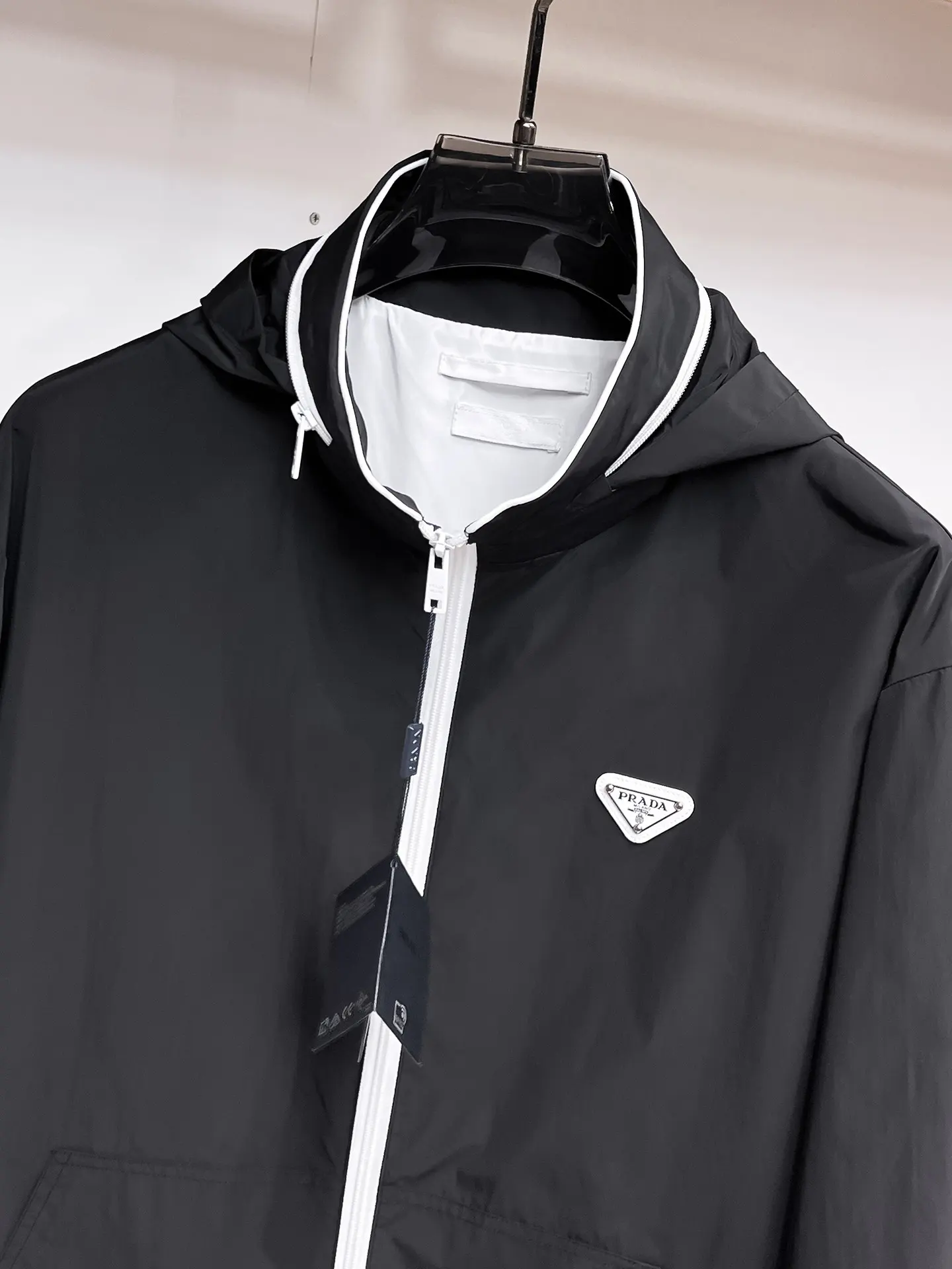 Logo-Appliquéd Hooded Shell Jacket D33014356 — view 4