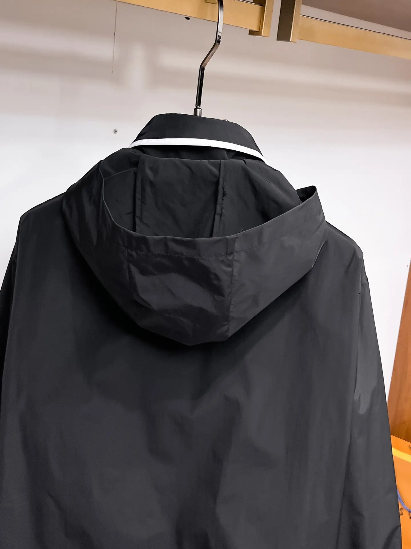 Logo-Appliquéd Hooded Shell Jacket D33014356 — view 5